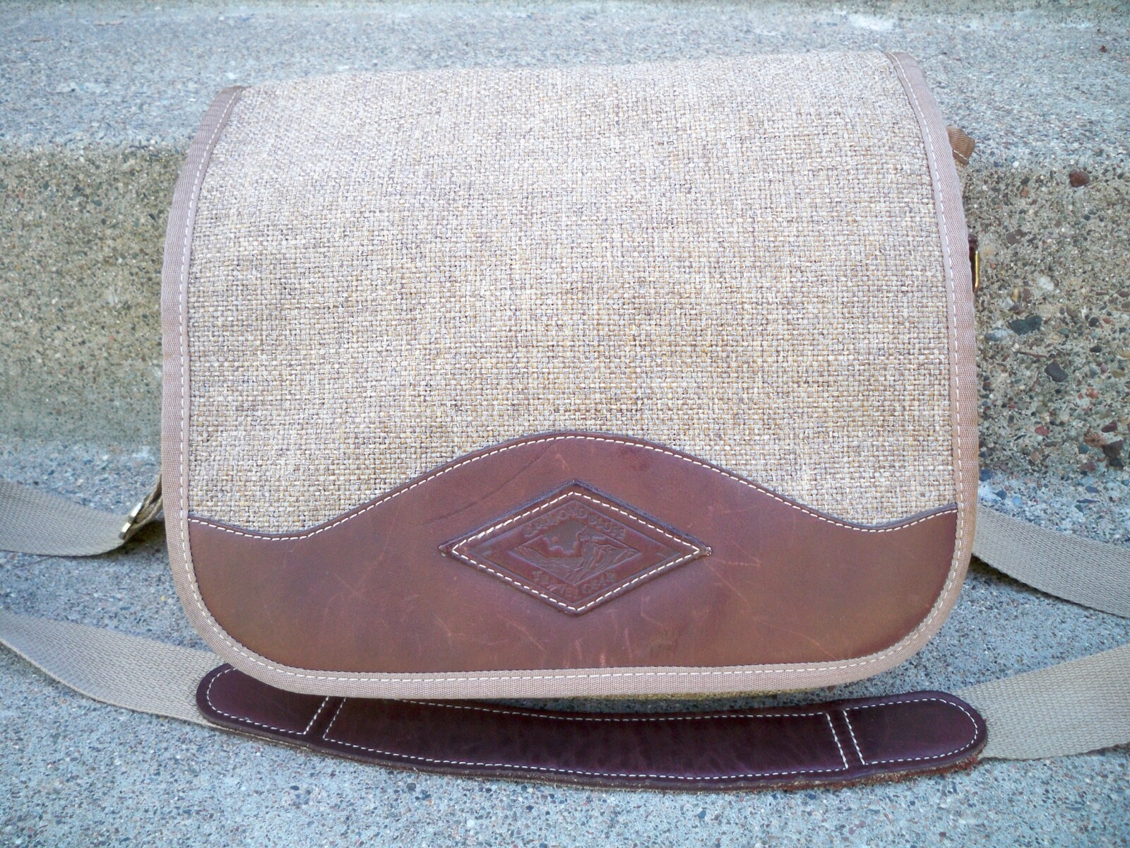 Vtg Jute Material w/Leather Trim Bag DIAMOND BLUFF Shoulder Soft Laptop Brown