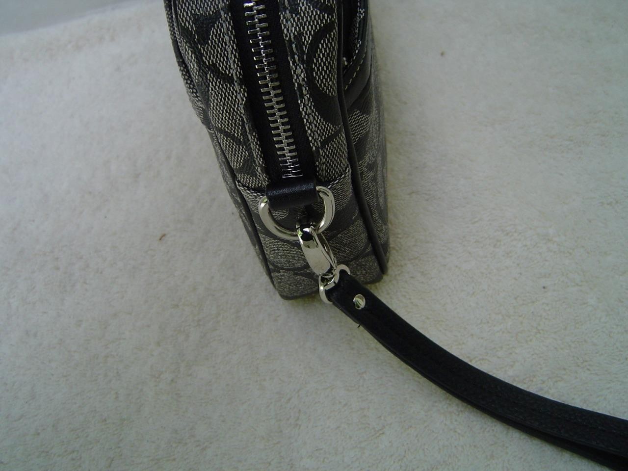 AUTHENTIC COACH MENS BLACK AND WHITE SIGNATURE STRIPE LARGE POUCH #77277 VGC