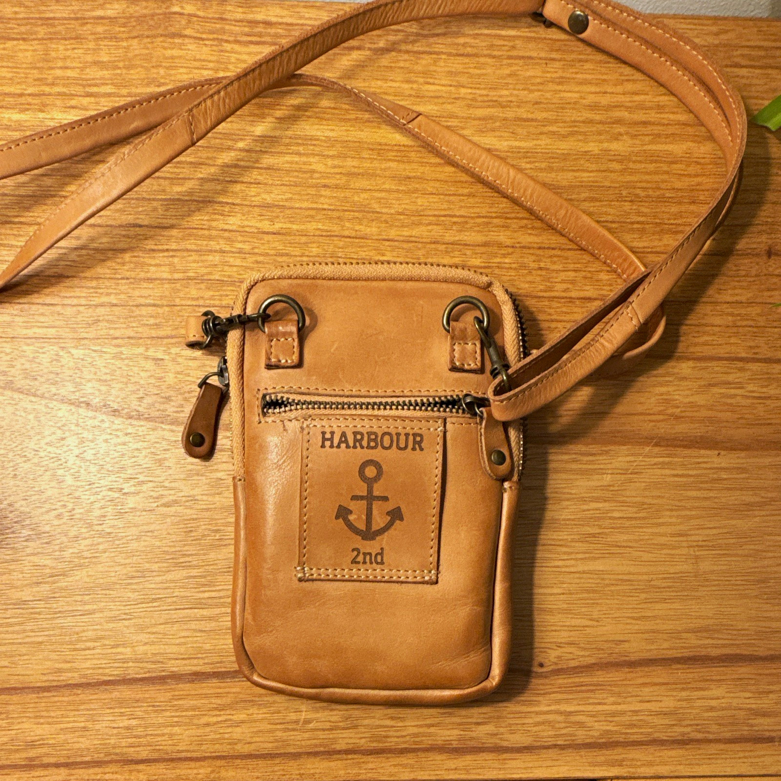 Harbour 2nd Brown Crossbody Bag Zip Closure Credit Card Nautical Unisex