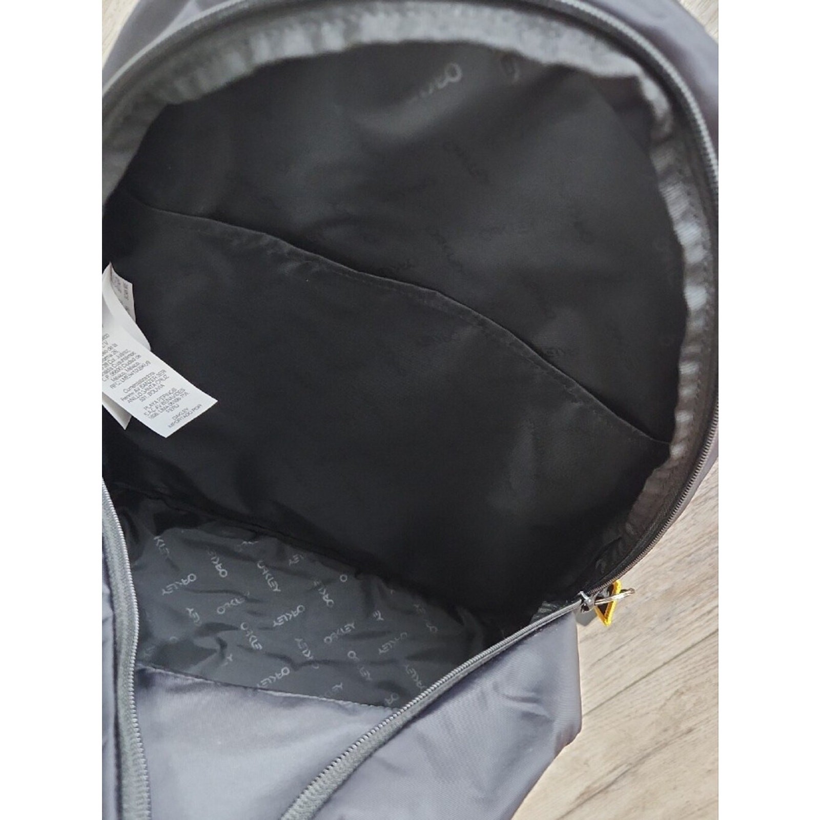 Oakley NWT Black Apparelist Backpack with Front Pocket