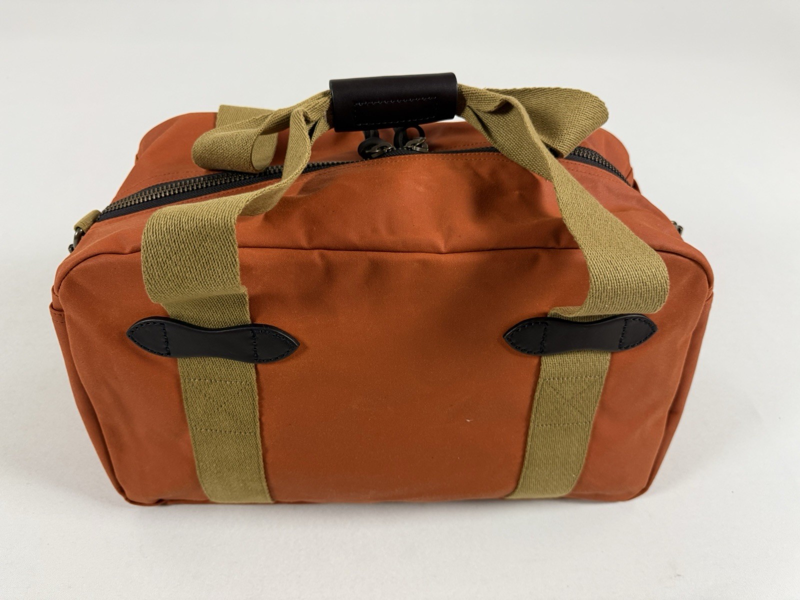 FILSON SMALL TIN CLOTH DUFFLE BAG RUST OS NWT
