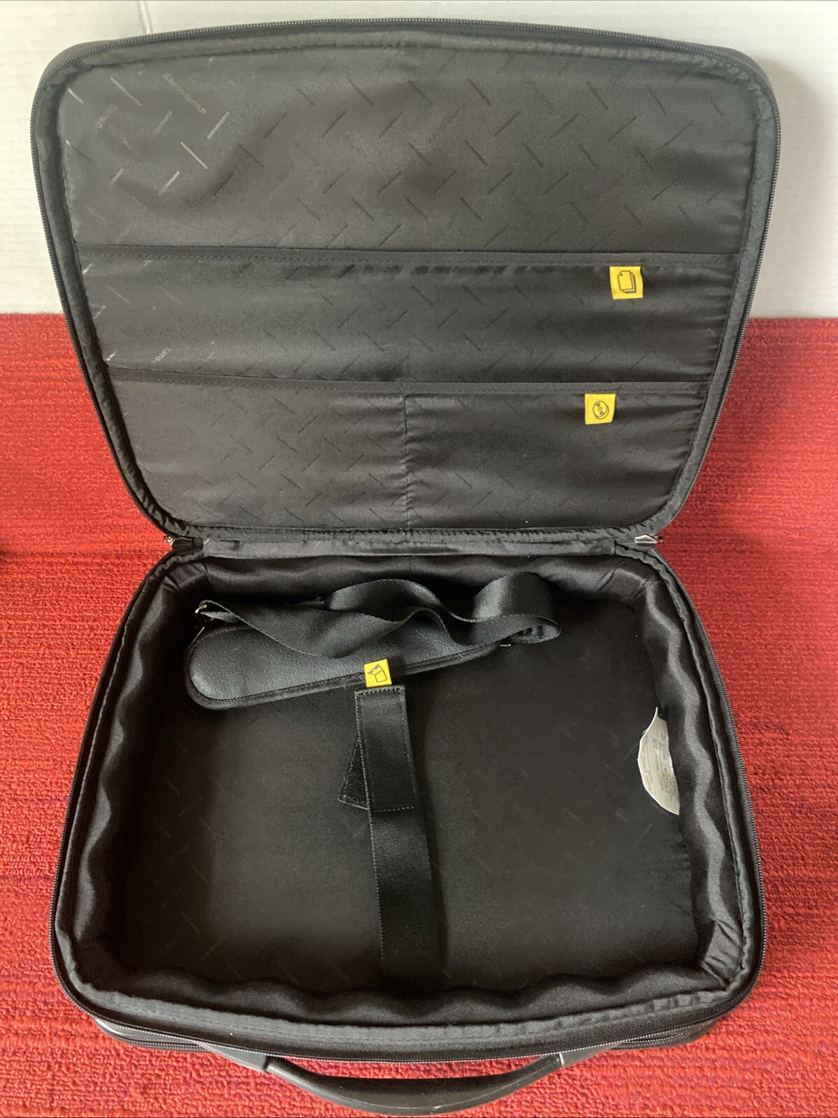 Samsonite Proteo Formal Briefcase 14”x17.5″x4″ Black Business Luggage