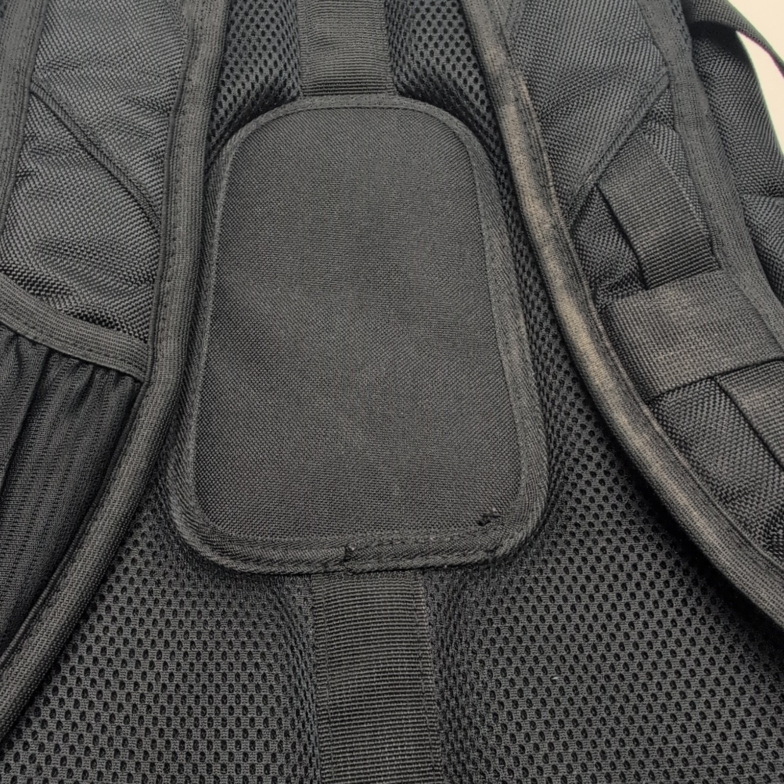 Kenneth Cole Reaction Large Black Backpack Zip Padded Adjustable Straps Pockets