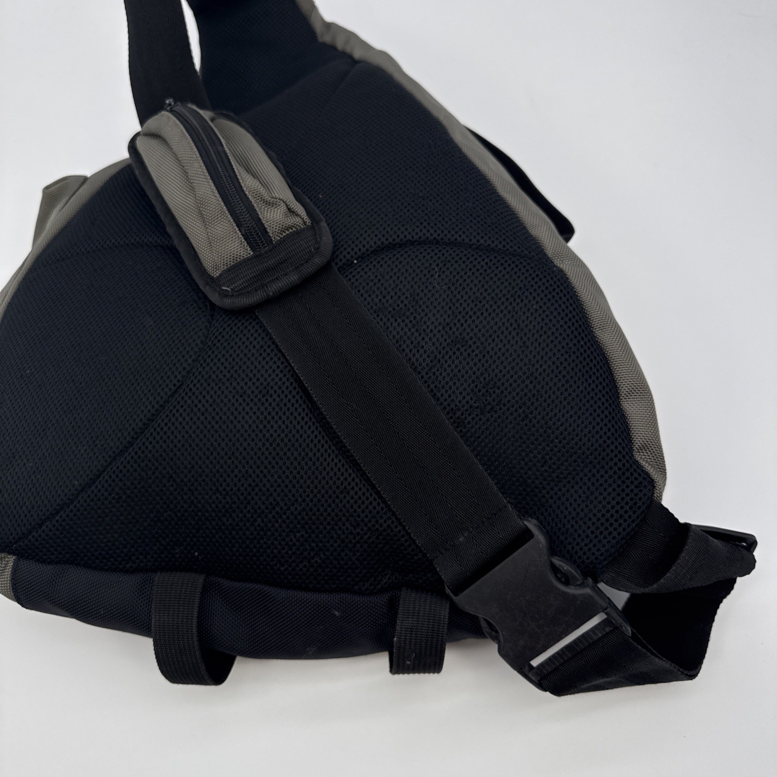 Vtg GAP 2001 Sling Bag Y2K Single Strap Crossbody Shoulder Backpack Gray Bag