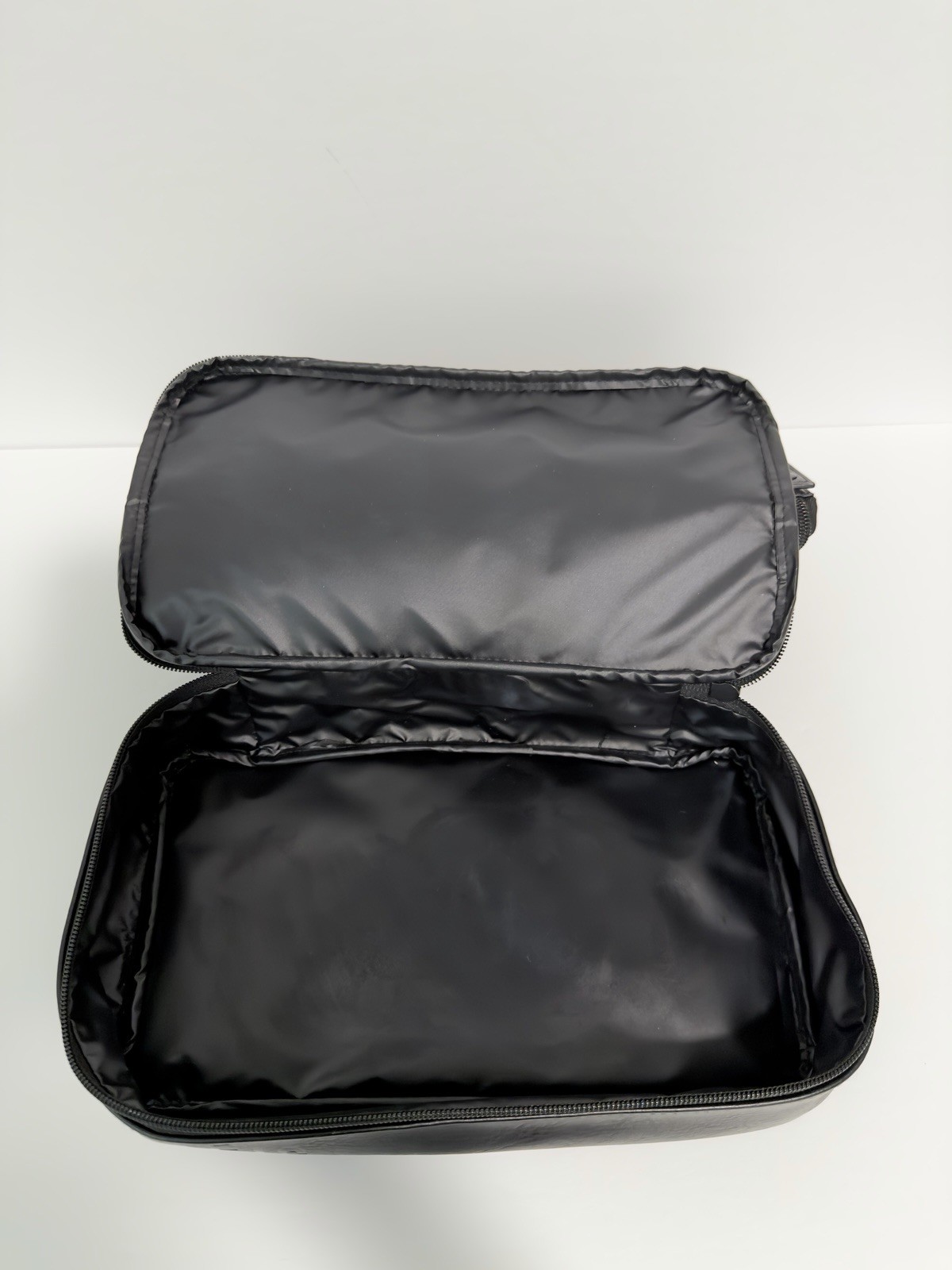 BÉIS The Dopp Kit in Black