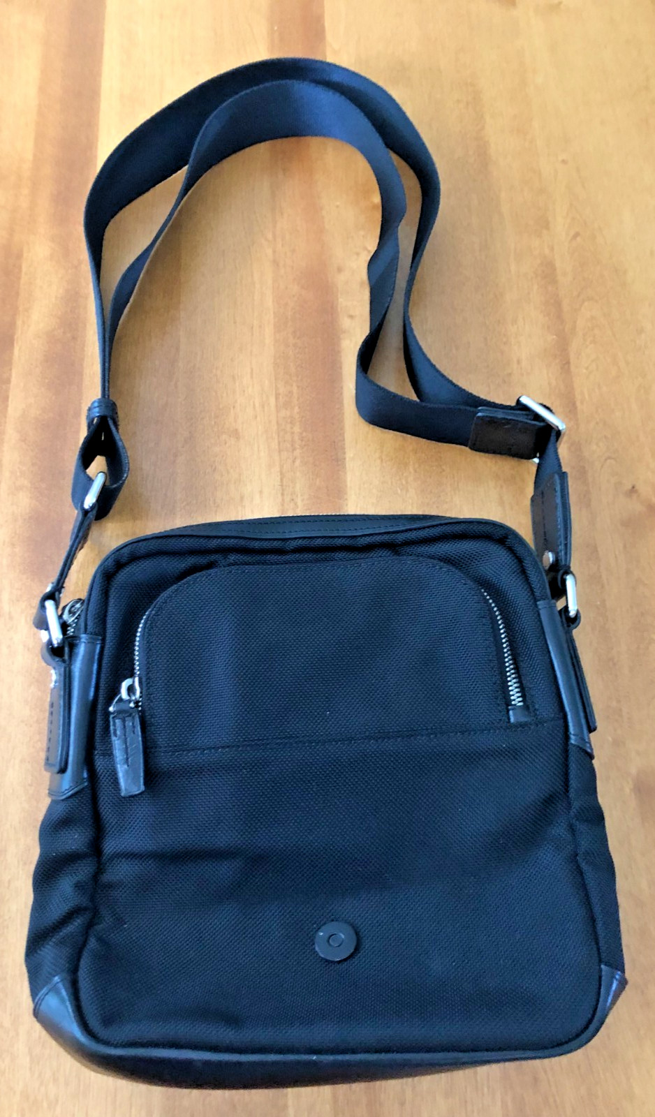 TUMI Crossbody Case Bag Purse Black Nylong Multi Compartment Pockets Adjustable