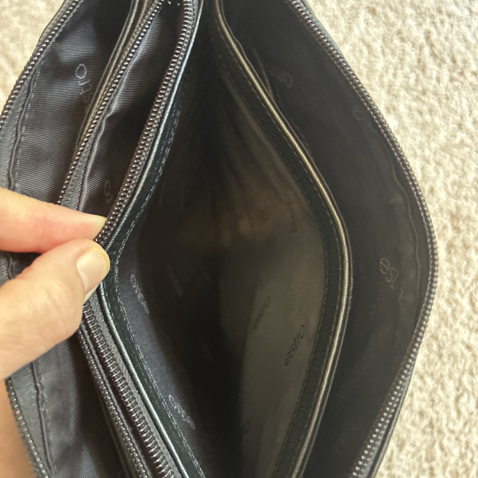 Estro black leather messenger bag W/Adjustable Strap Zip And Magnetic Close
