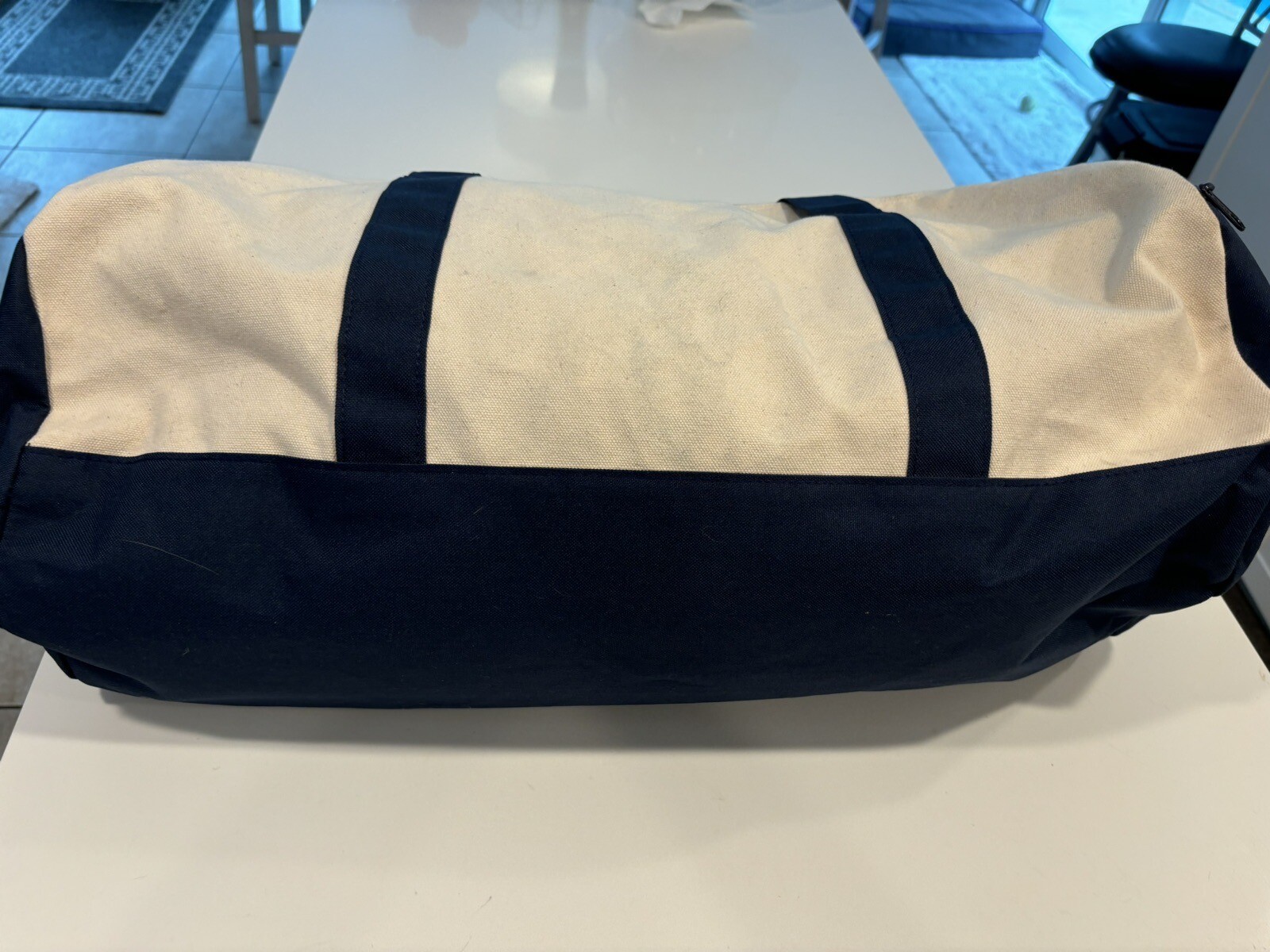 VINEYARD VINES CUSTOM COLLECTION TRUMP MET OPEN CANVAS DUFFLE BAG 22 x 12”