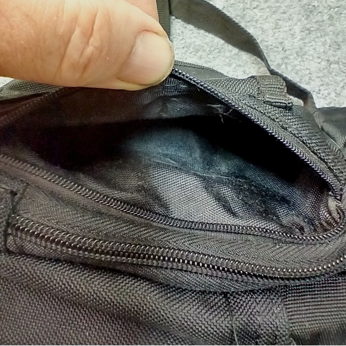 Duluth Trading Co Black Ballistic Nylon Crossbody Utility Bag Travel Pouch Mens