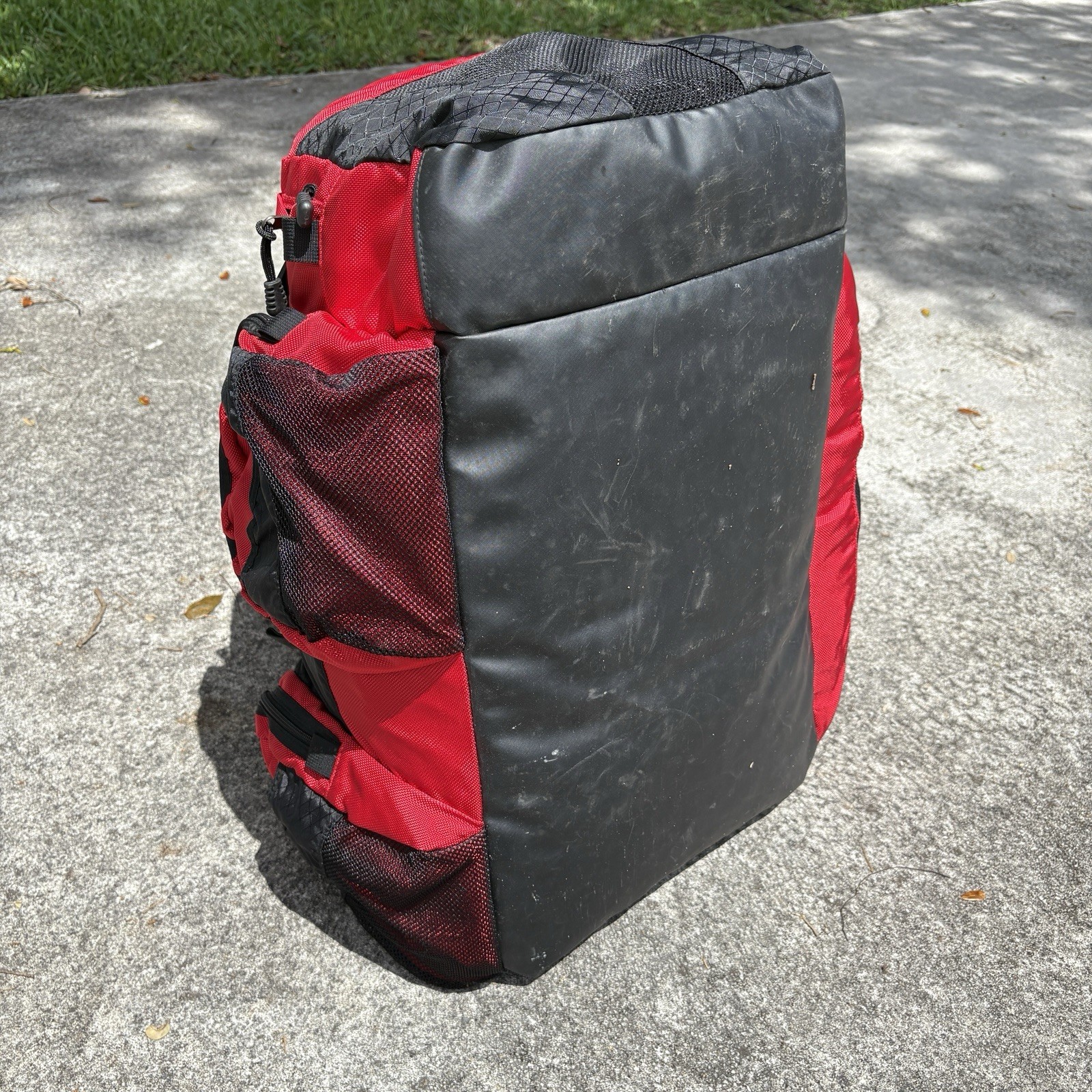 Vintage Oakley Icon 2.0 Duffle Bag Red Black Hot Tub Software Vintage JUMBO XL