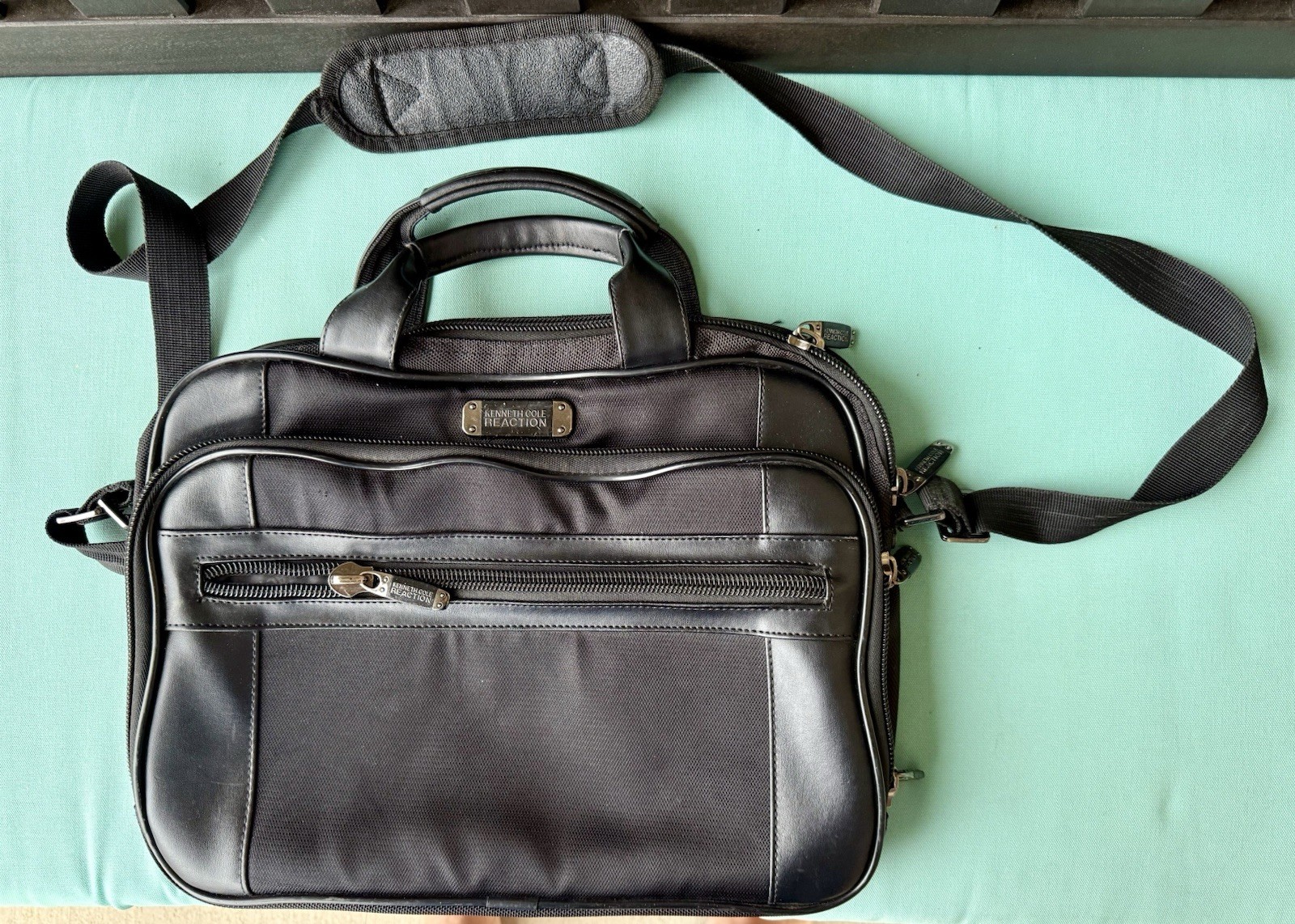 Kenneth Cole Reaction Travel-computer Bag 18”x12.5” Great Condition