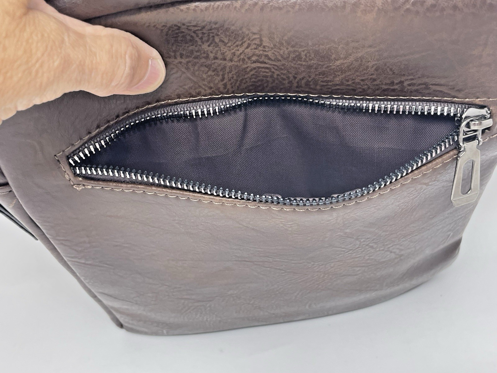 Weixier Brown PU Vegan Leather Crossbody Messenger Shoulder Bag 10 x 11.5″ New