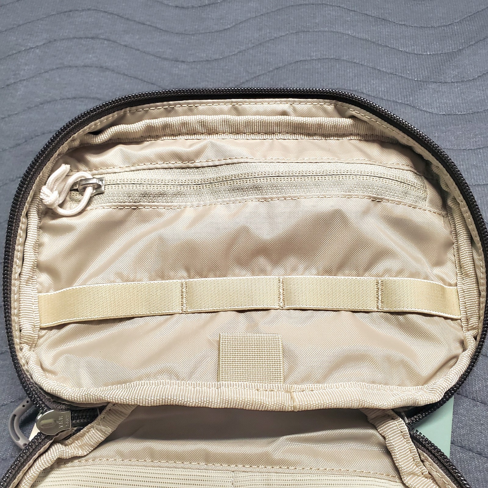 Osprey Daylite Powerhouse Tech Organizer Pouch Case Black BNWT Nutanix Corporate