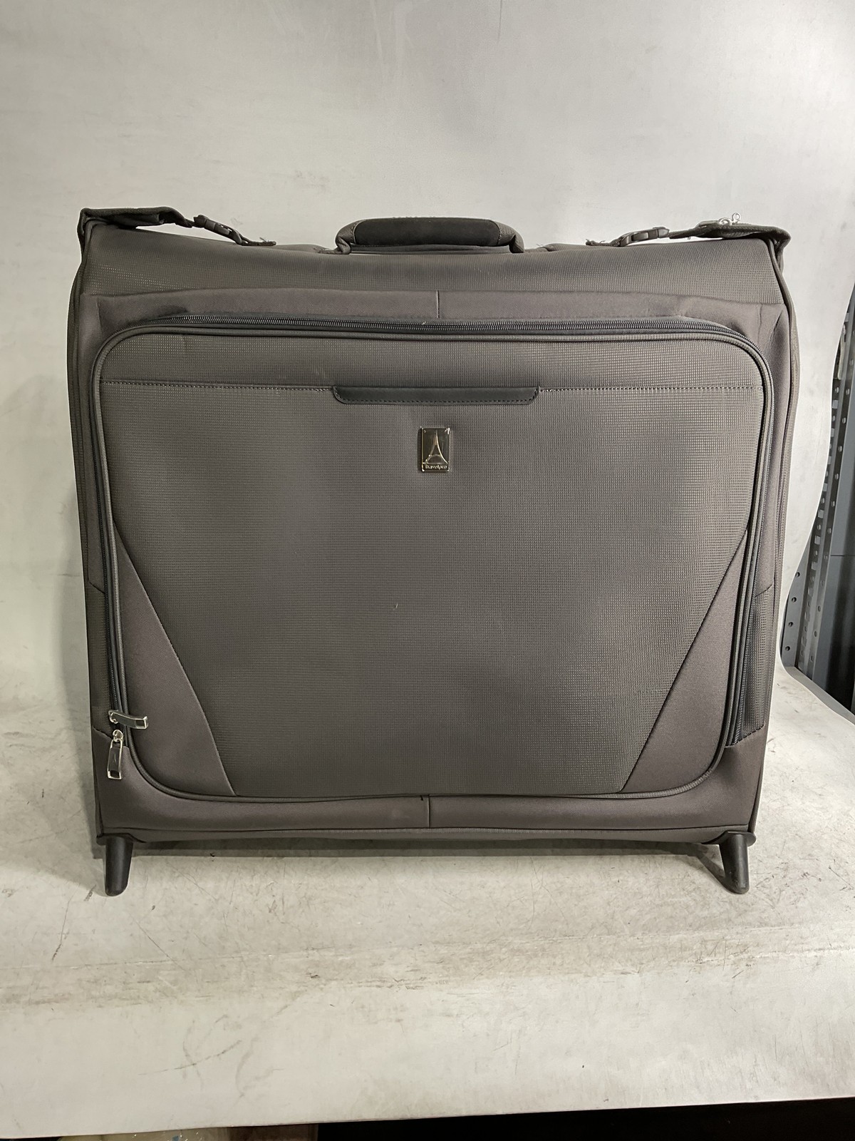Travelpro Maxlite Lightweight in Upright 2-Wheel Rolling Garment Bag, 24 In U14