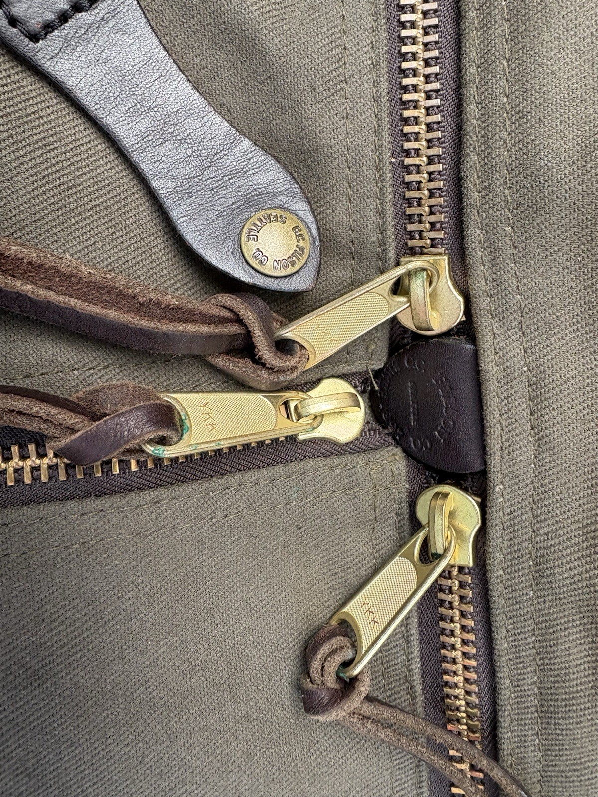 Filson Rugged Twill Garment Bag Otter Green Style 270 Leather USA Suitcase VTG