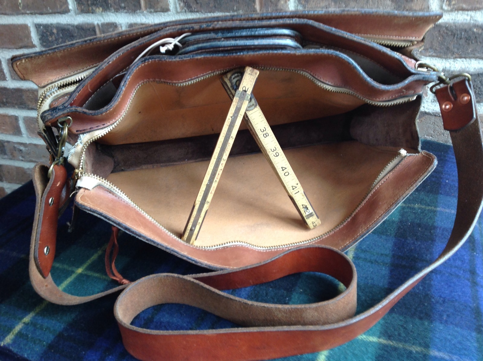 VINTAGE 1970’s DOUBLE GUSSET SADDLE BASEBALL GLOVE LEATHER BRIEFCASE BAG R$1295