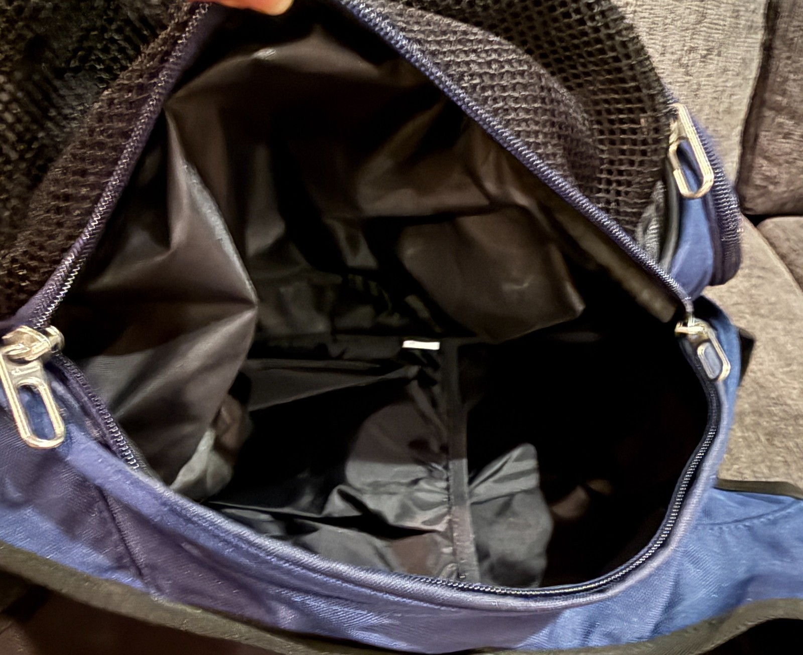 Nike SWOOSH Backpack Black Navy RN 56323 LOTS OF SPACE Pockets