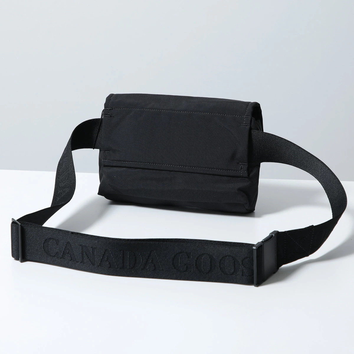 CANADA GOOSE Mini Waistpack Men’s Nylon Belt Bag with Logo Patch 9061Black-Noir