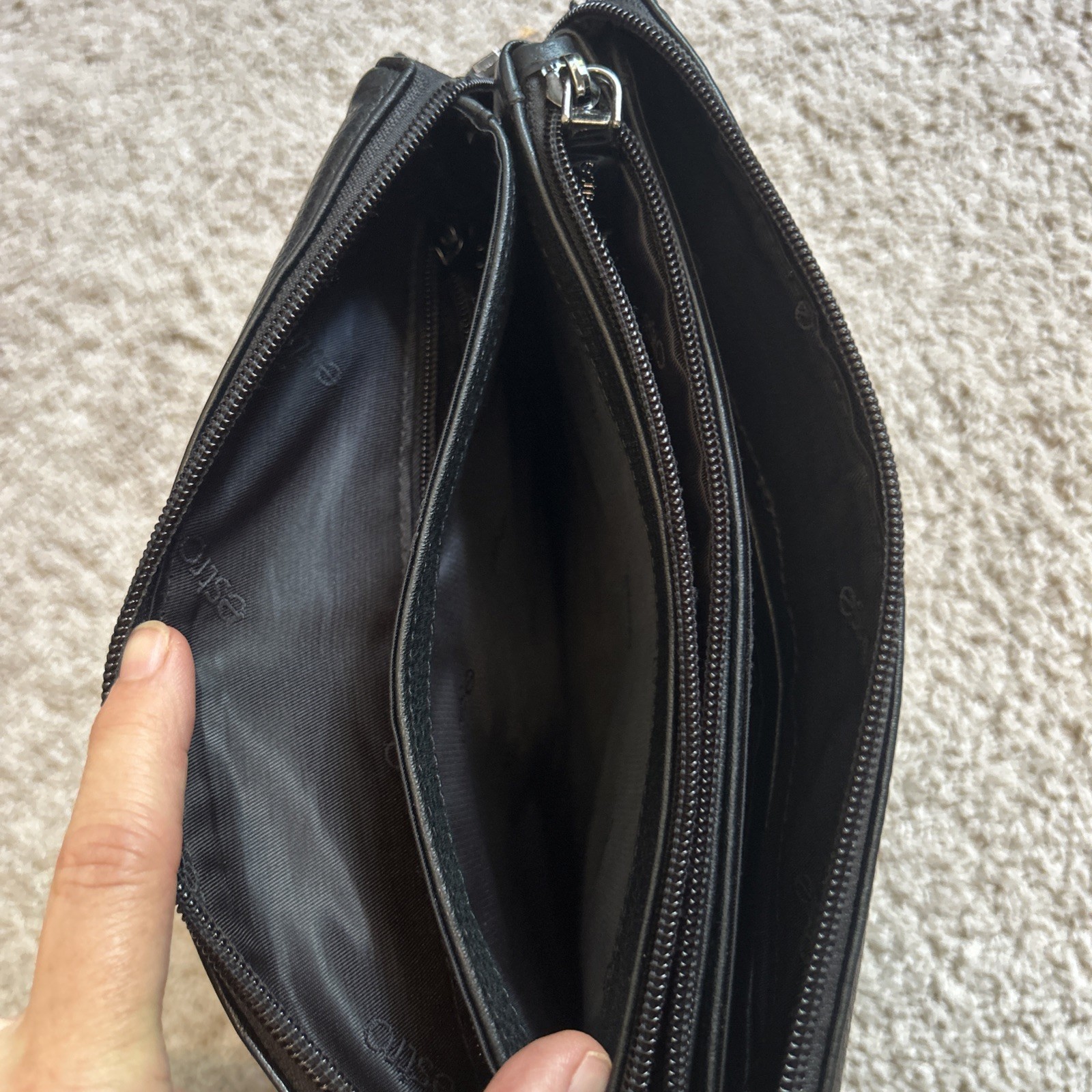 Estro black leather messenger bag W/Adjustable Strap Zip And Magnetic Close
