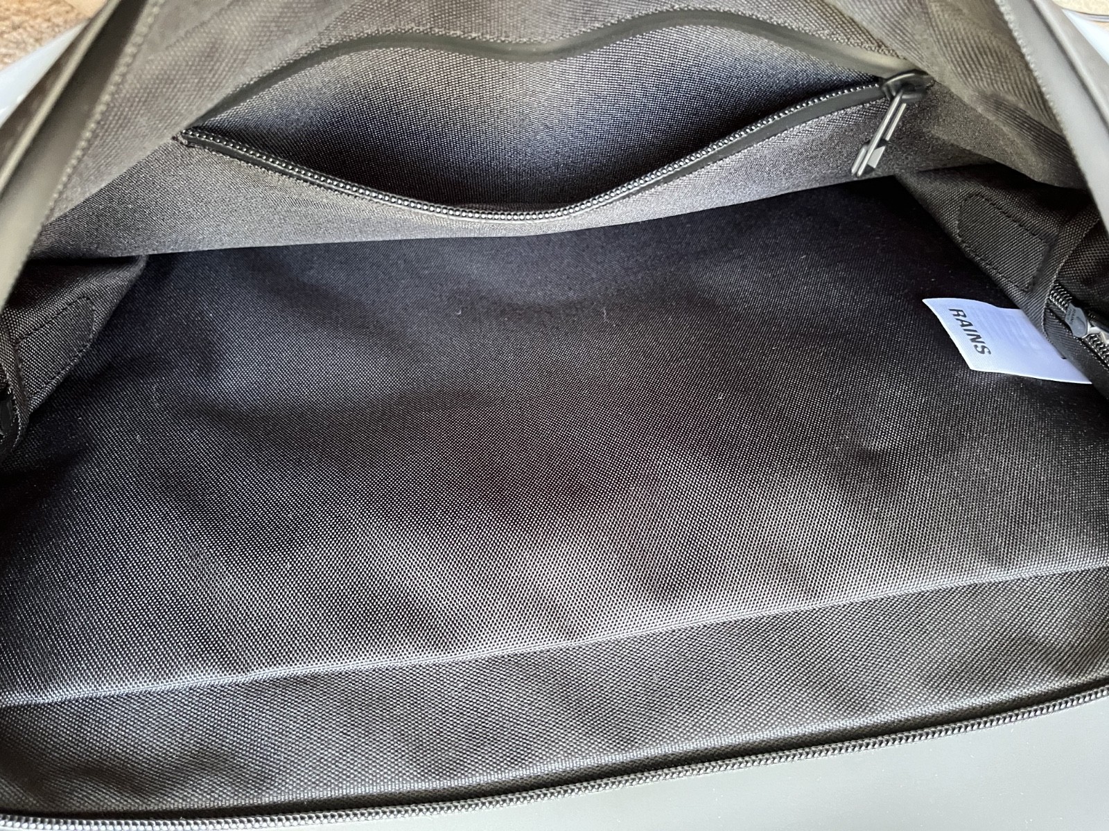 NEW Rains Messenger Bag Reflective MSRP $125