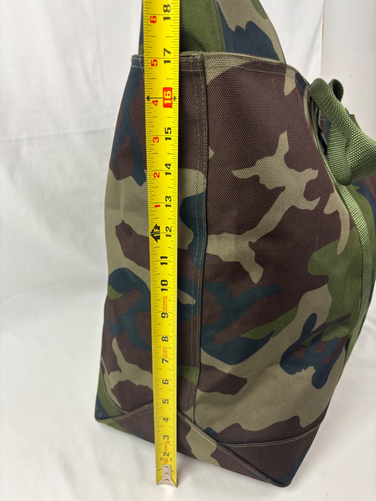 L.L. Bean Zip Hunter’s Camo Tote Bag Lined XL – NO STRAP & HAS INITIALS – Clean