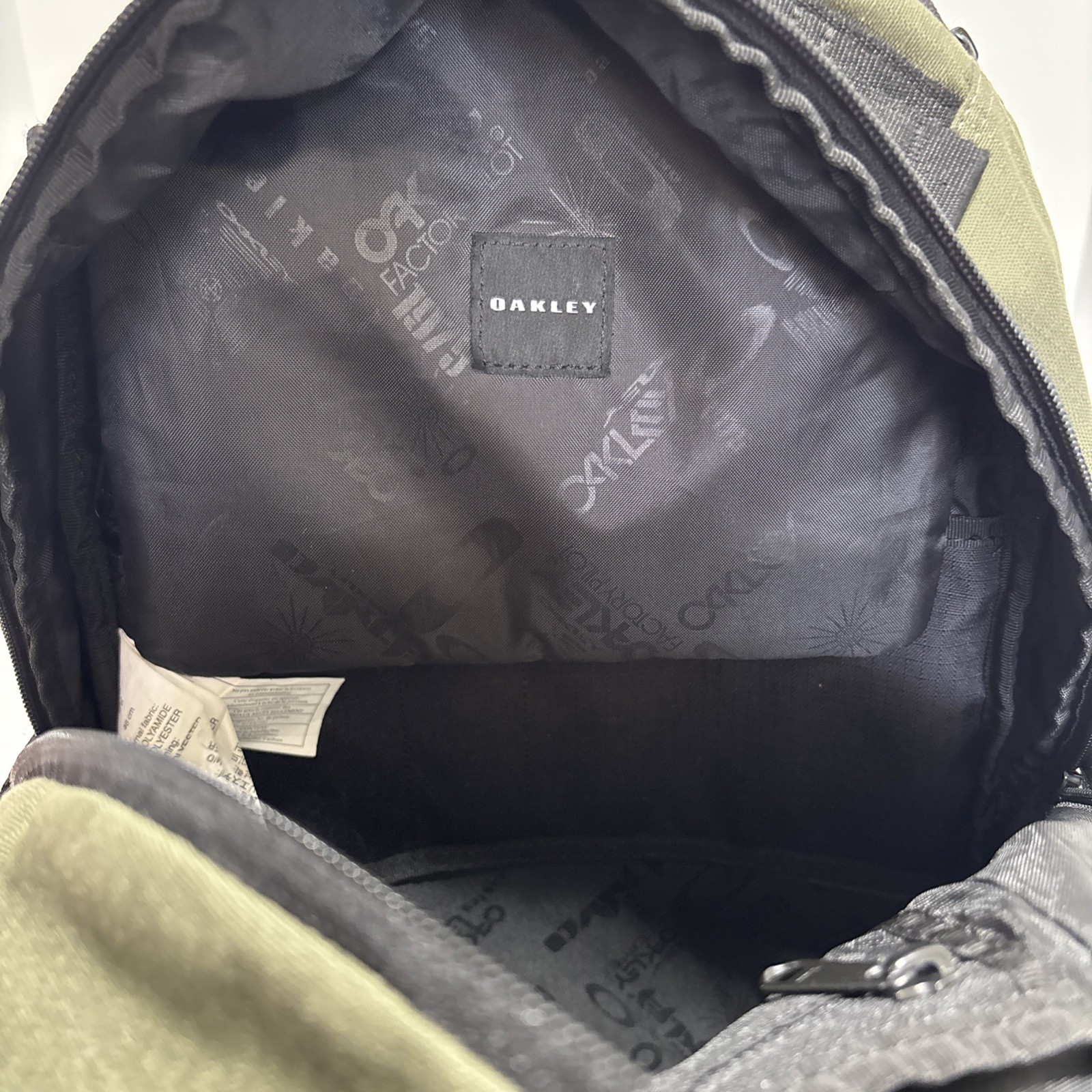 Oakley Men’s Utility Hiking School Laptop Travel Backpack Black Olive Green