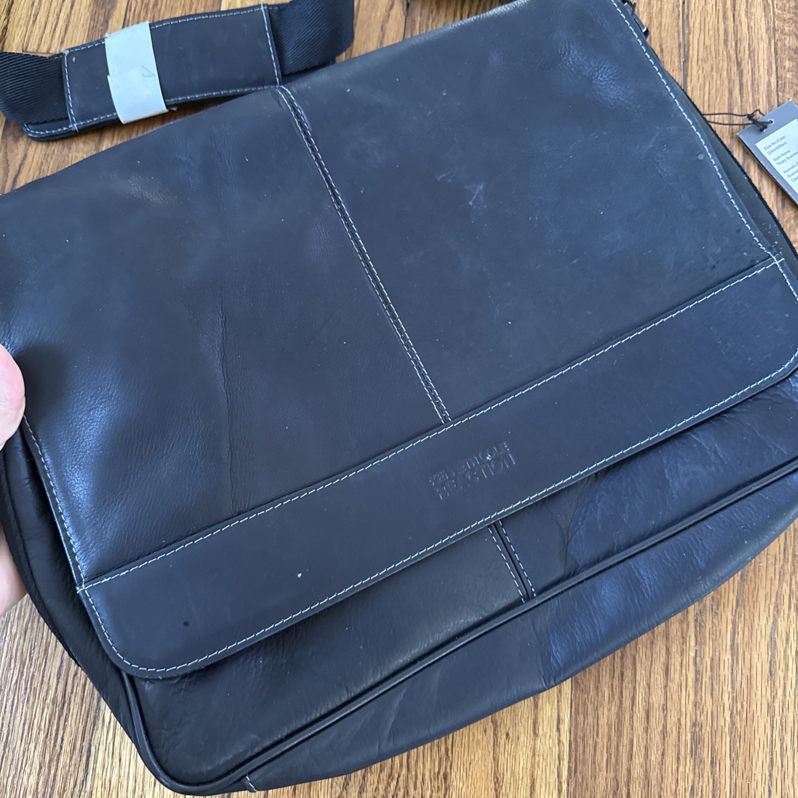Kenneth Cole Reaction Colombian Leather Messenger Bag