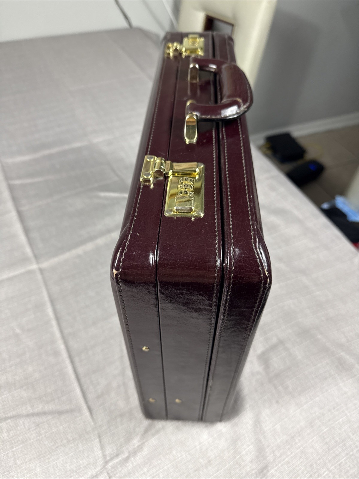 Vtg Heritage Burgundy GENUINE LEATHER & Suede Executive Briefcase