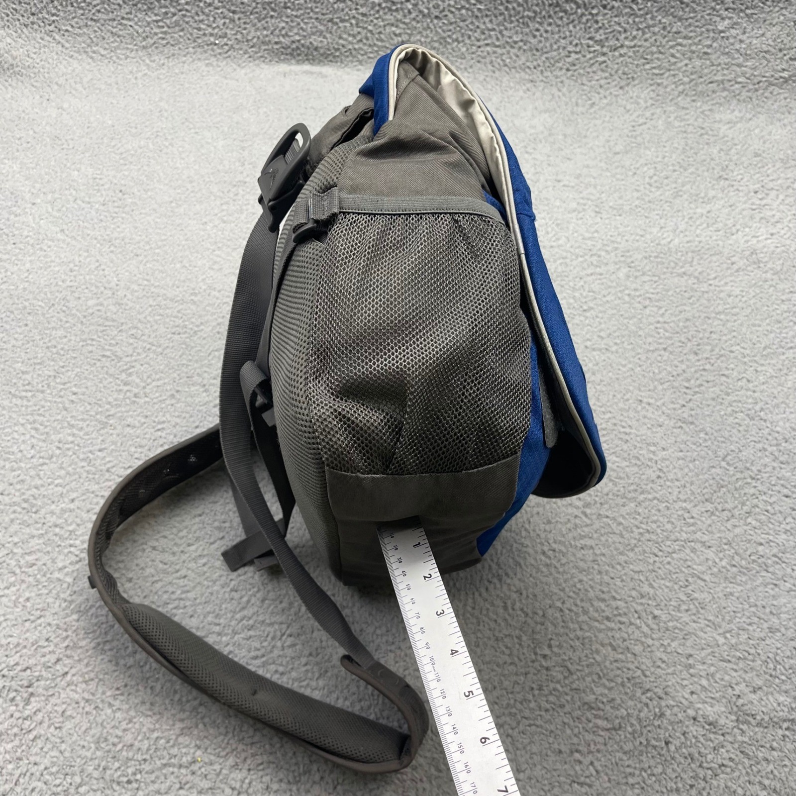 Osprey Veer Vertical Shoulder Bag Blue Grey Messenger Laptop crossbody sling Bag
