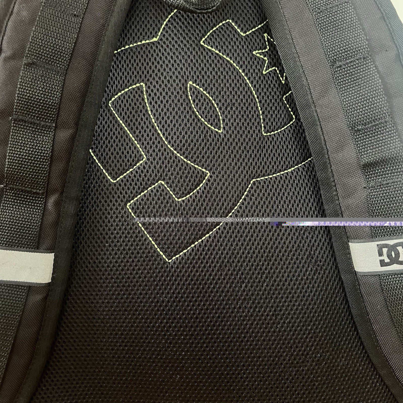 DC Shoes Large Black/Green Backpack Zip & Buckle Adjustable Straps Pockets