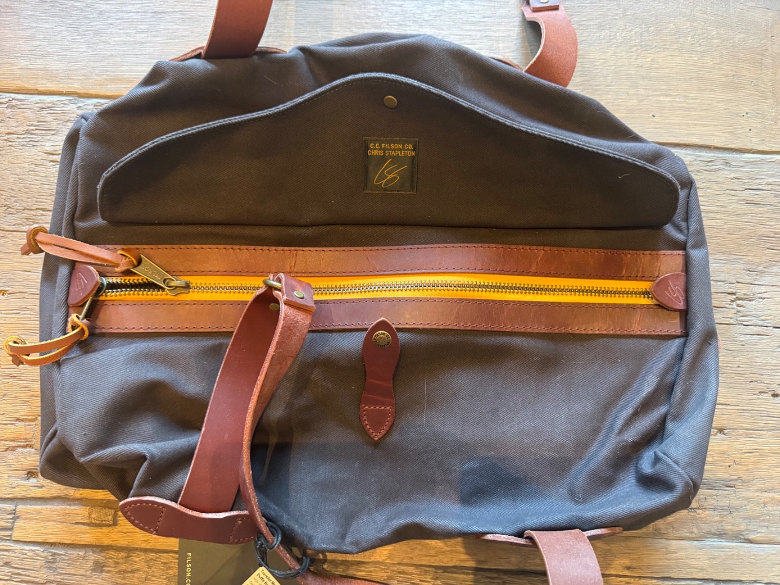 Filson x Chris Stapleton Traveller Medium Duffle Bag NWT #20265079 USA Cinder