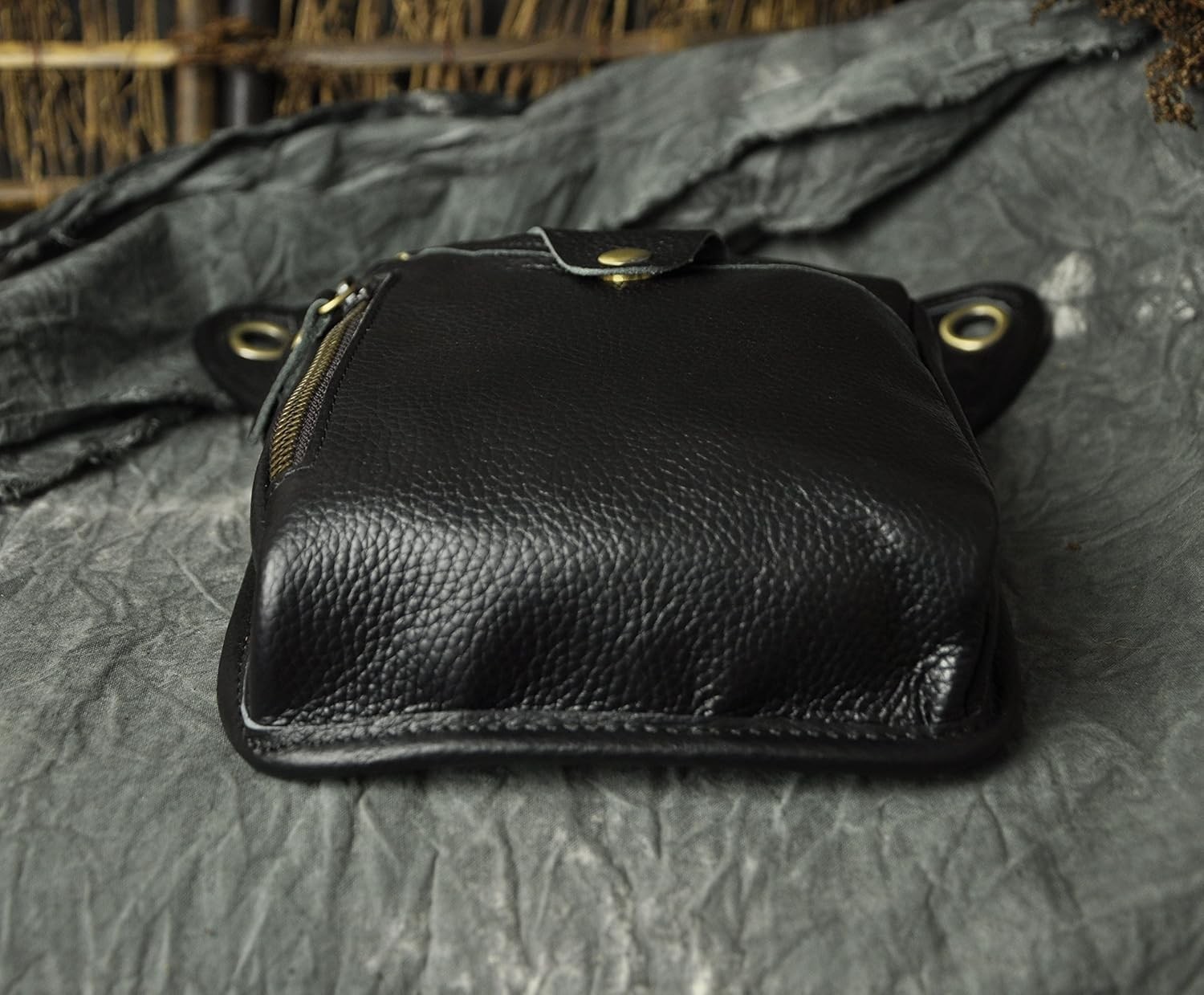 Genuine Leather hip bag Thigh Drop Leg Bag Waist fanny Pack for Men and Women…