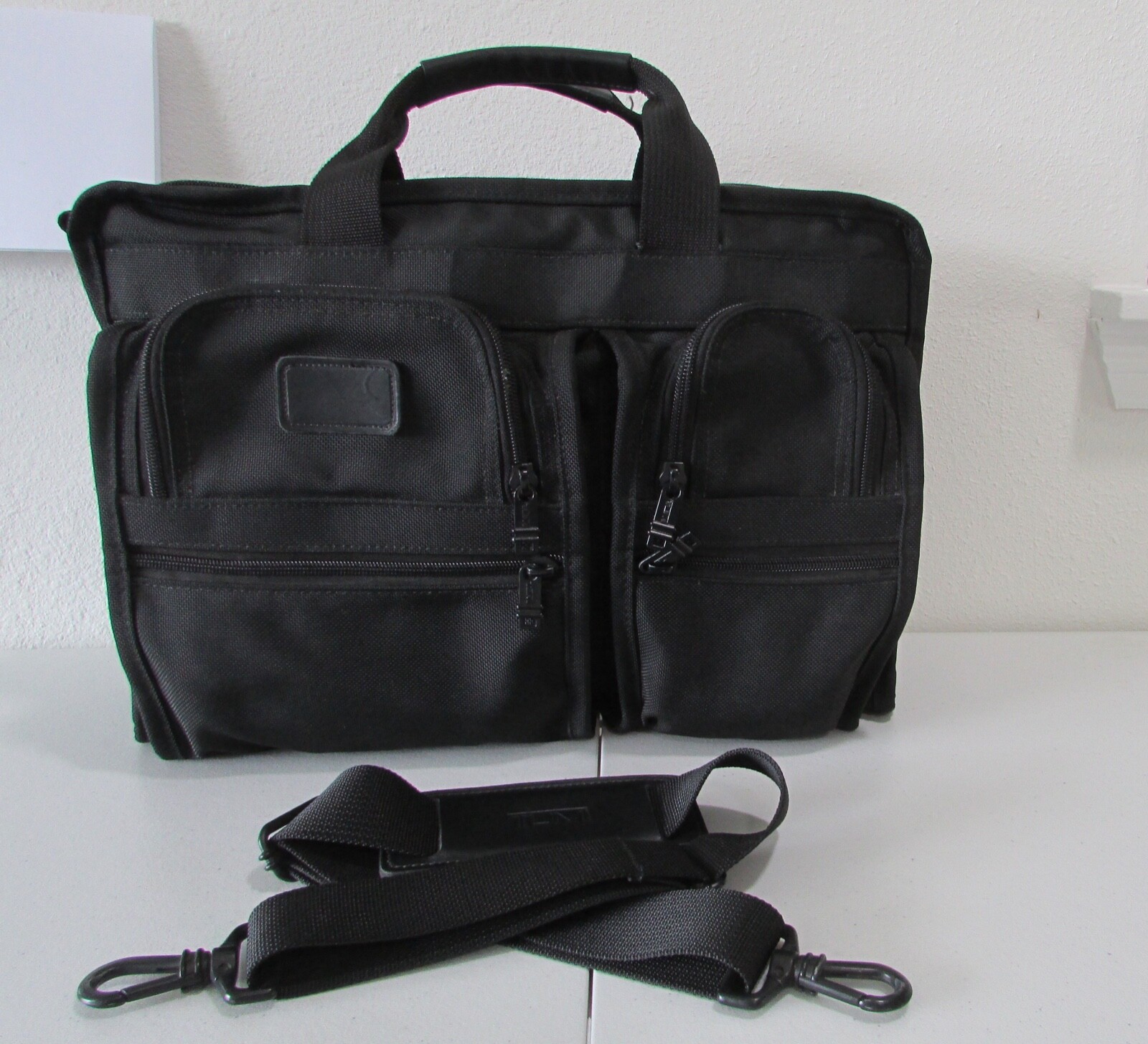 Tumi Black Ballistic Nylon Briefcase Padded 15″ Laptop Messenger Bag wTop Handle