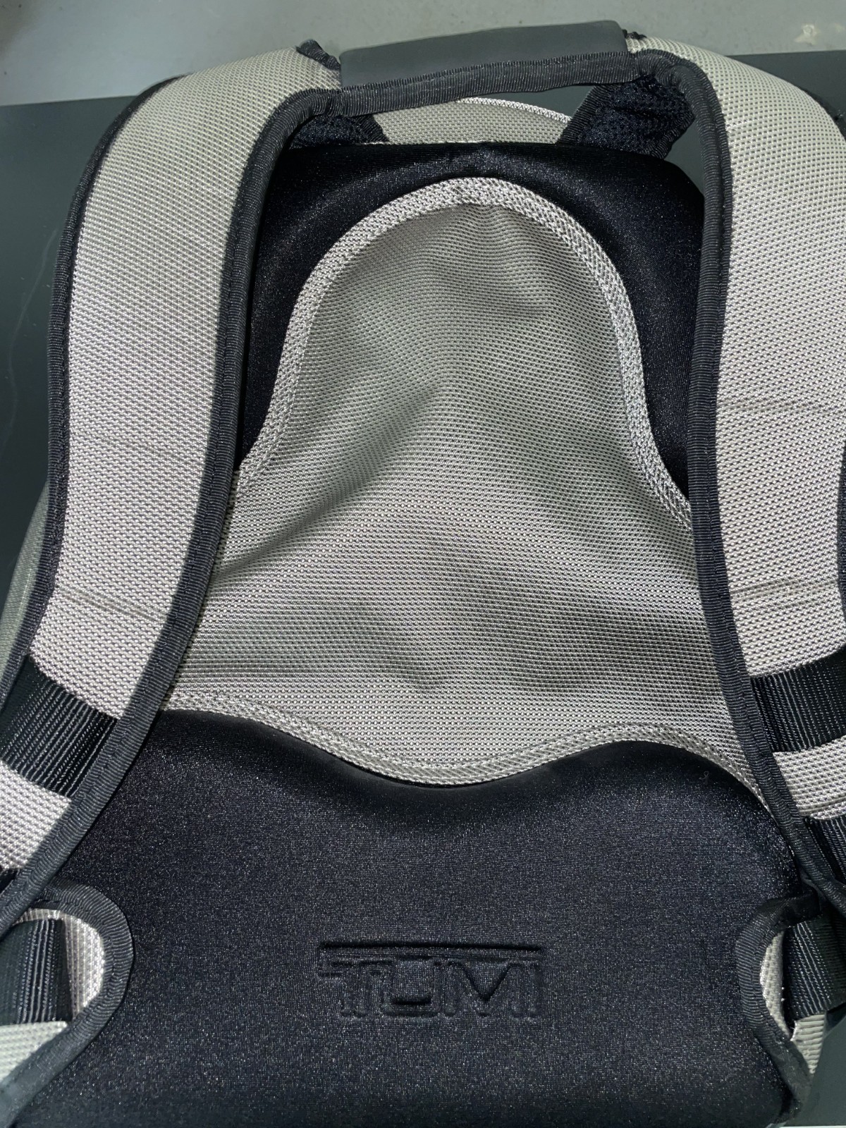 Tumi T2 Tech Gunmetal Ballistic Nylon/Leather Green/Black – Mint Condition