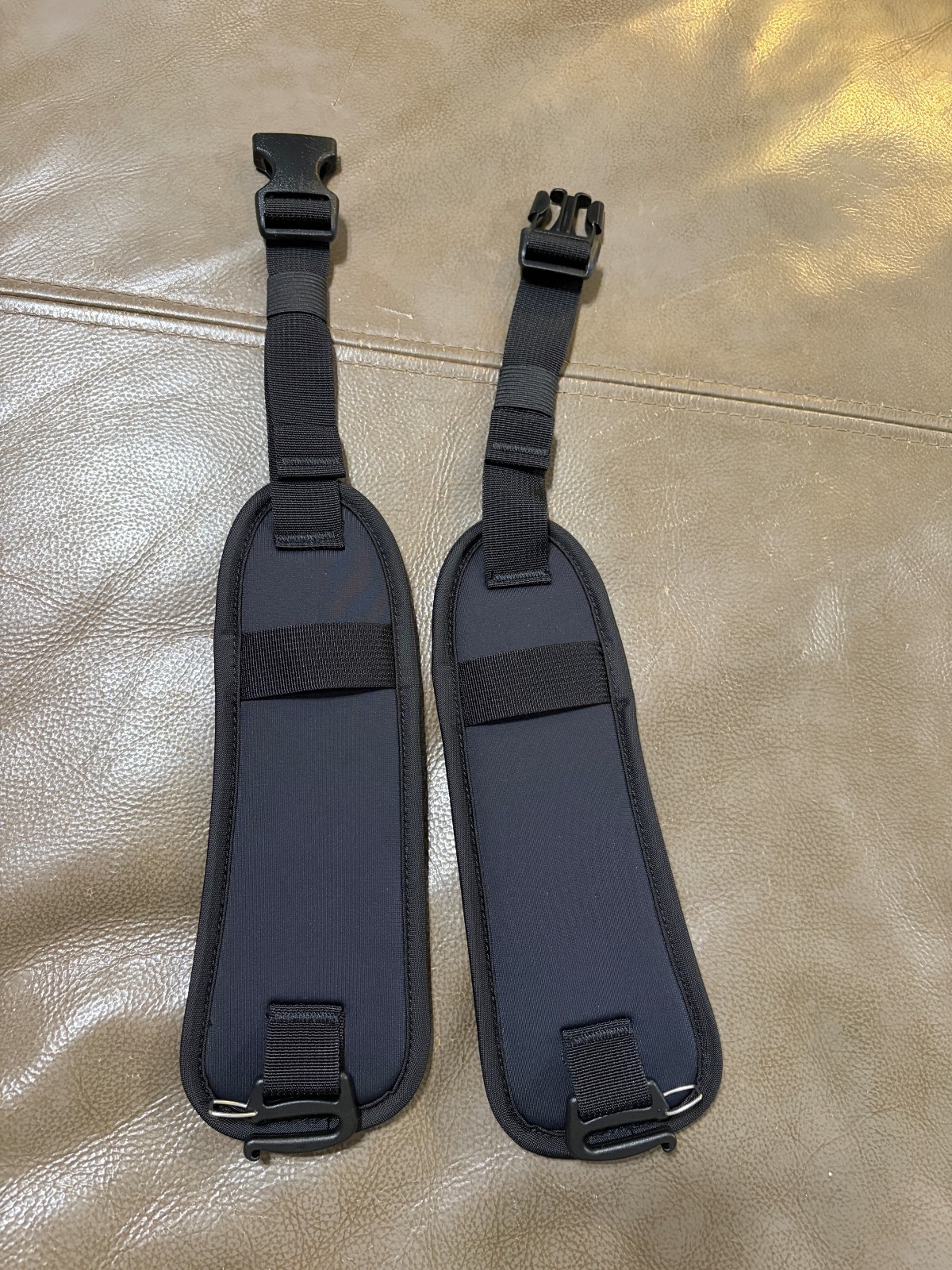 Tom Bihn 1 inch Padded Hip Belt Black Waist Strap Pair Synapse Synik NEW USA