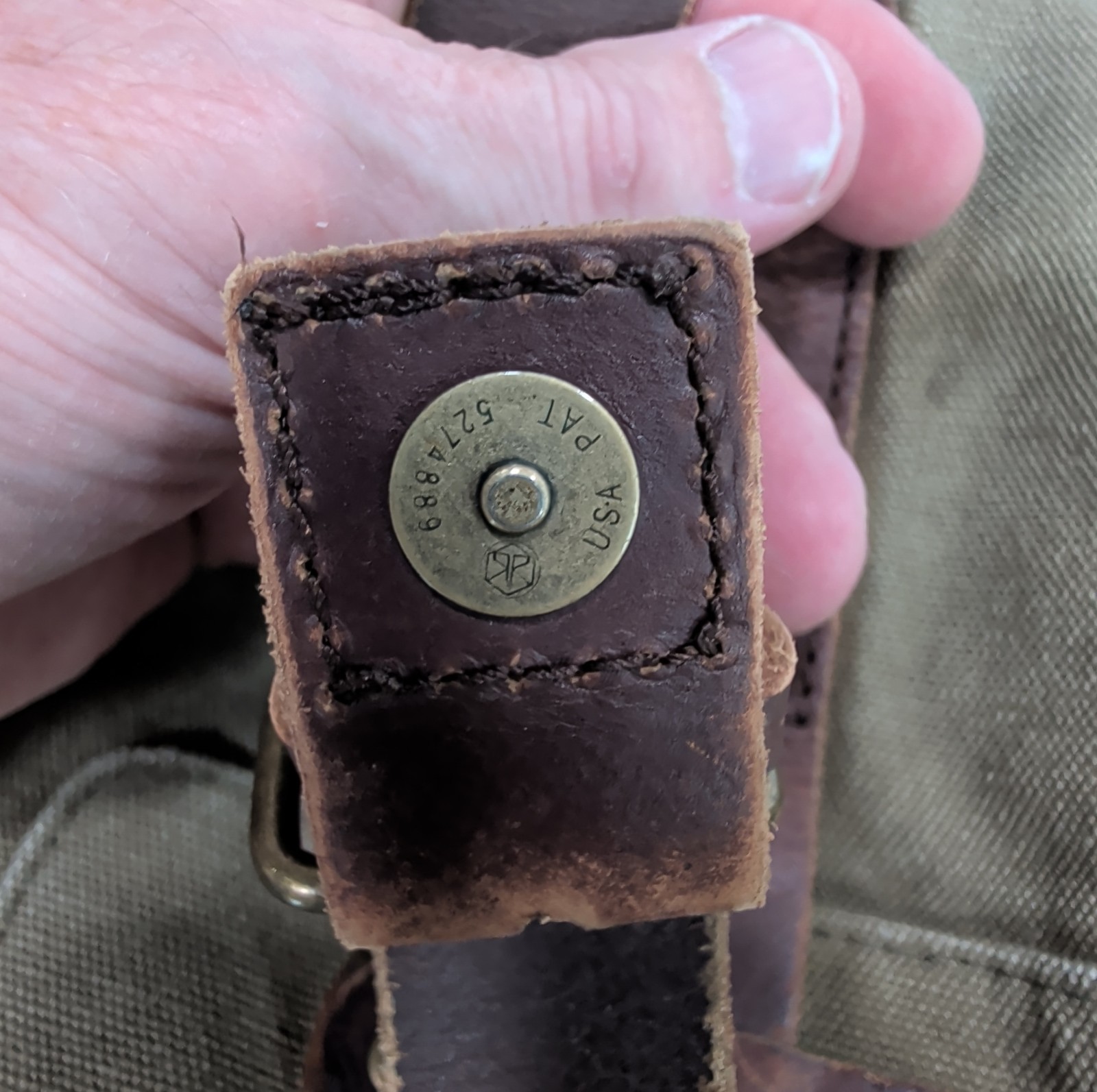 Vintage-Style Levi’s Canvas Messenger Bag – Olive Green Utility Satchel