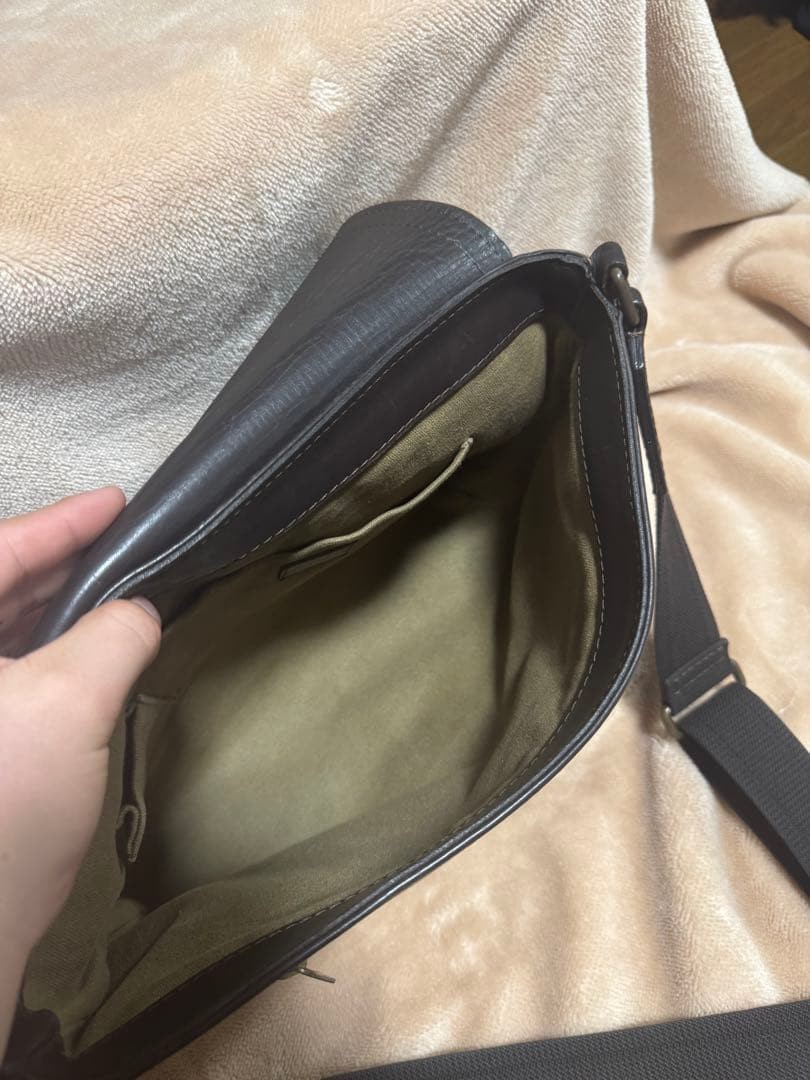 Louis Vuitton Black Leather Crossbody Messenger Bag Men Size 34cm VIN