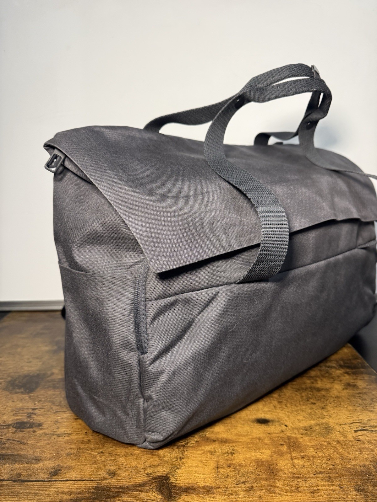Lululemon Early Embark Duffel 27L Deep Coal Nylon Large Laptop Messenger Bag
