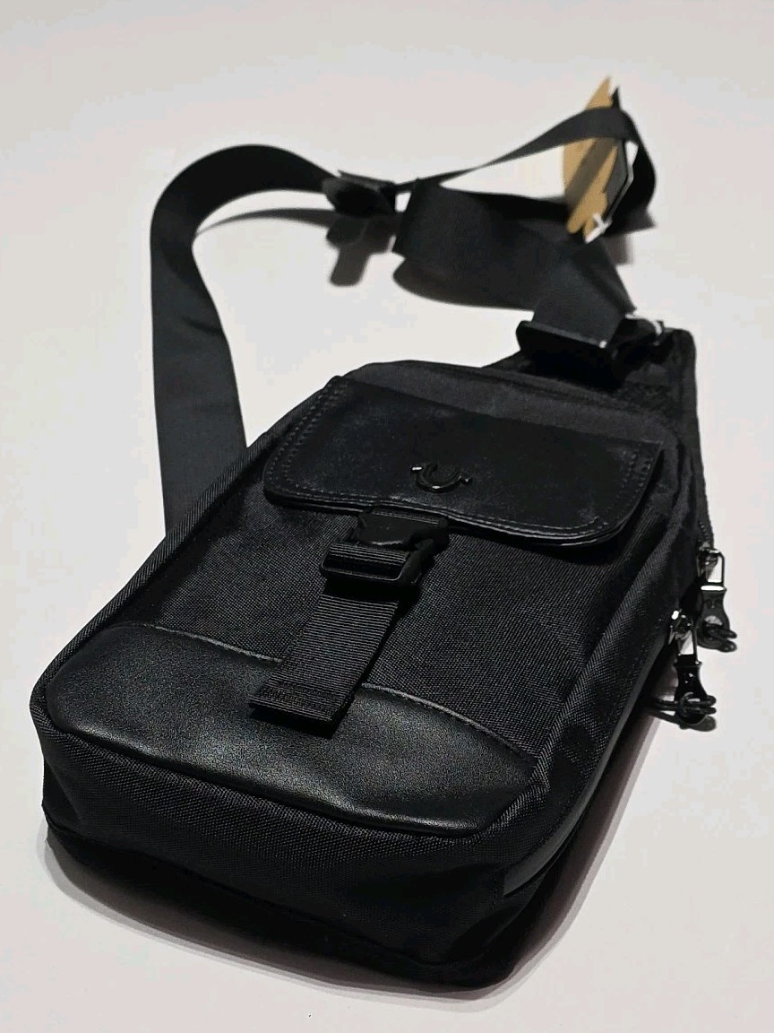 True Religion Brand Jeans Yeta 2.0 Black Sling Crossbody Bag – Unisex NWT