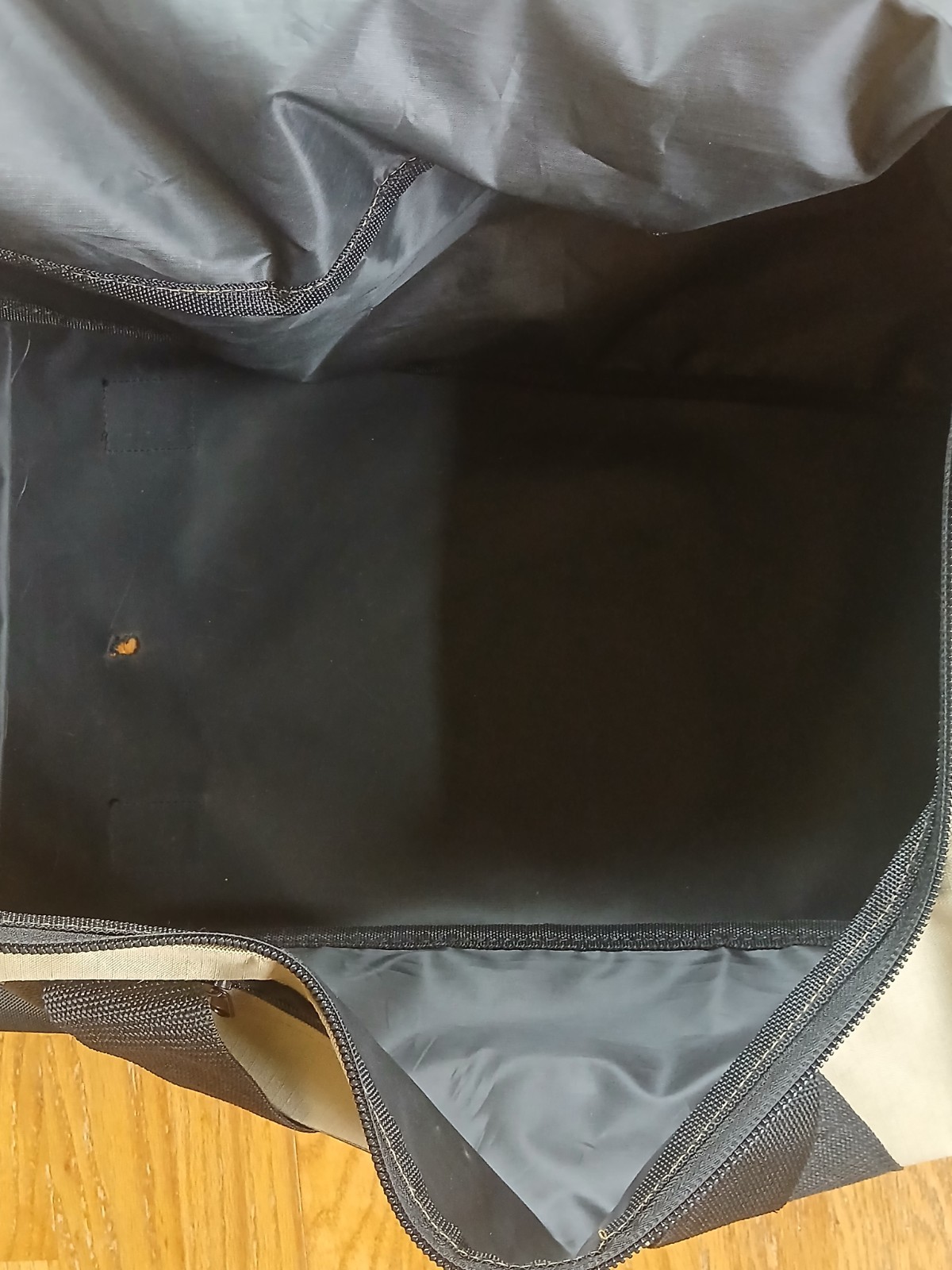 Lightweight Canvas Duffle Bag With Multiple Straps And Wheels From OAT
