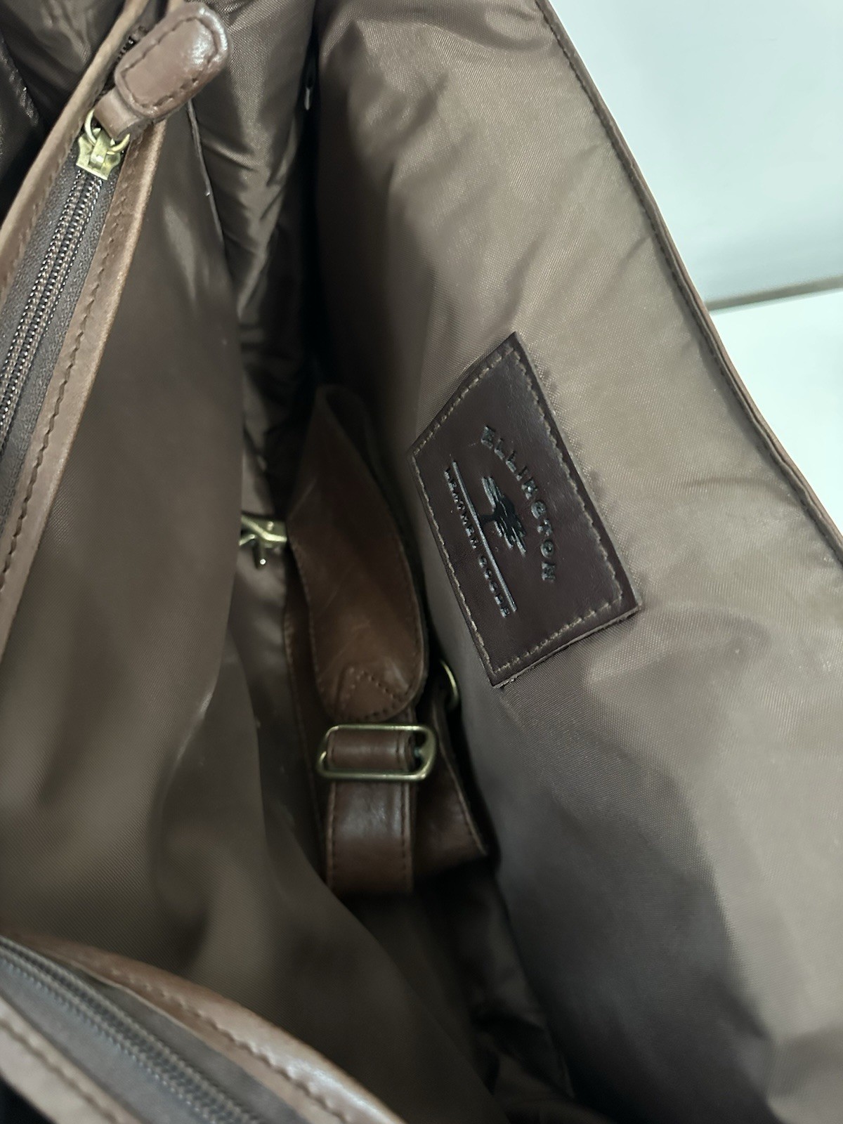 ELLington Classic Brown Leather Men’s Messenger Bag Made In Thailand