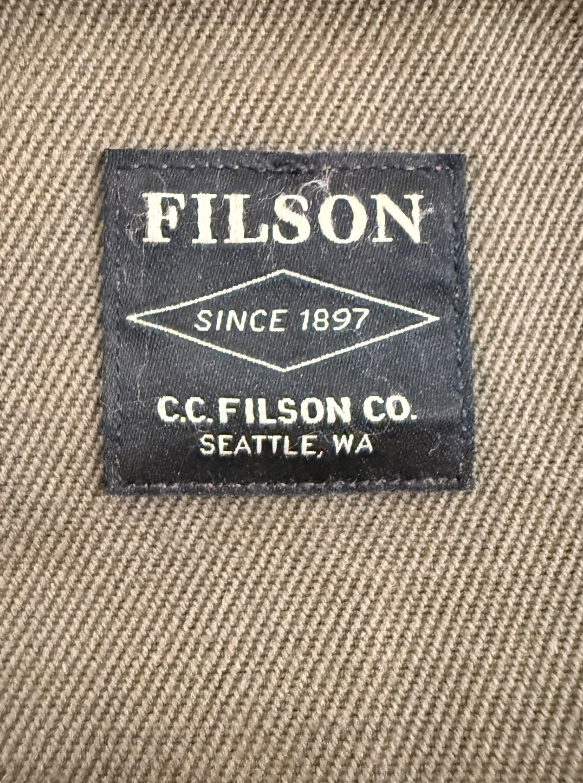 Filson 70256-L Large Laptop Briefcase Messenger Bag Otter Green USA Leather Stra