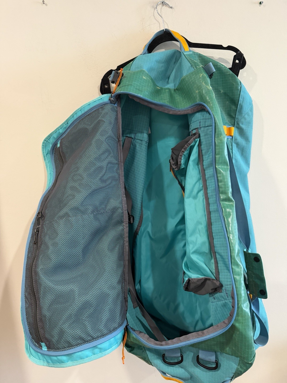 Patagonia Black Hole 120L Duffel Bag Howling Turquoise Rare 49351