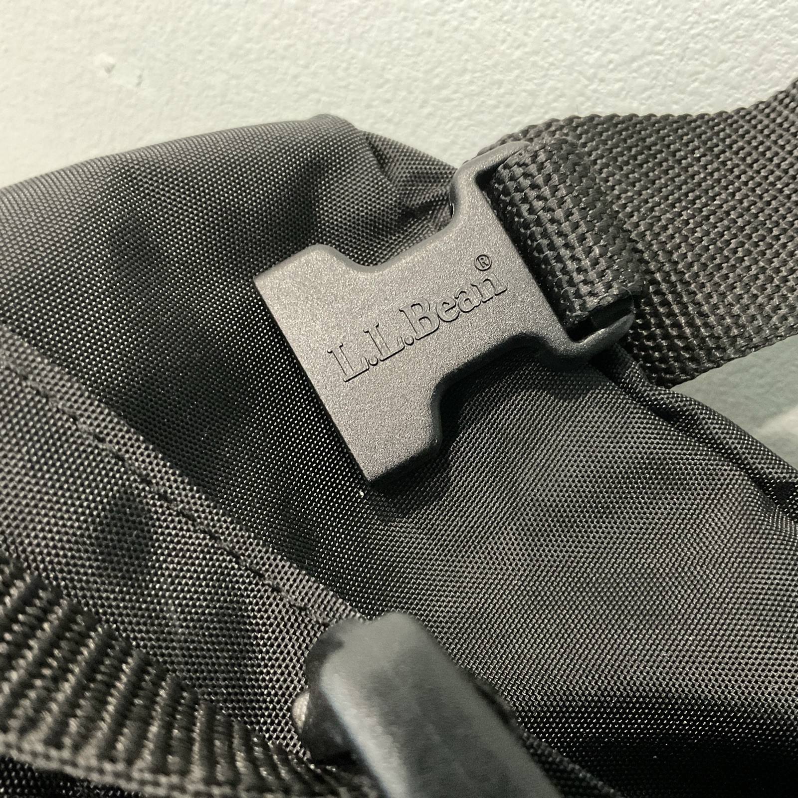 L.L. BEAN – ON221 Black Carry On Duffle Bag Handles / “No Shoulder Strap”