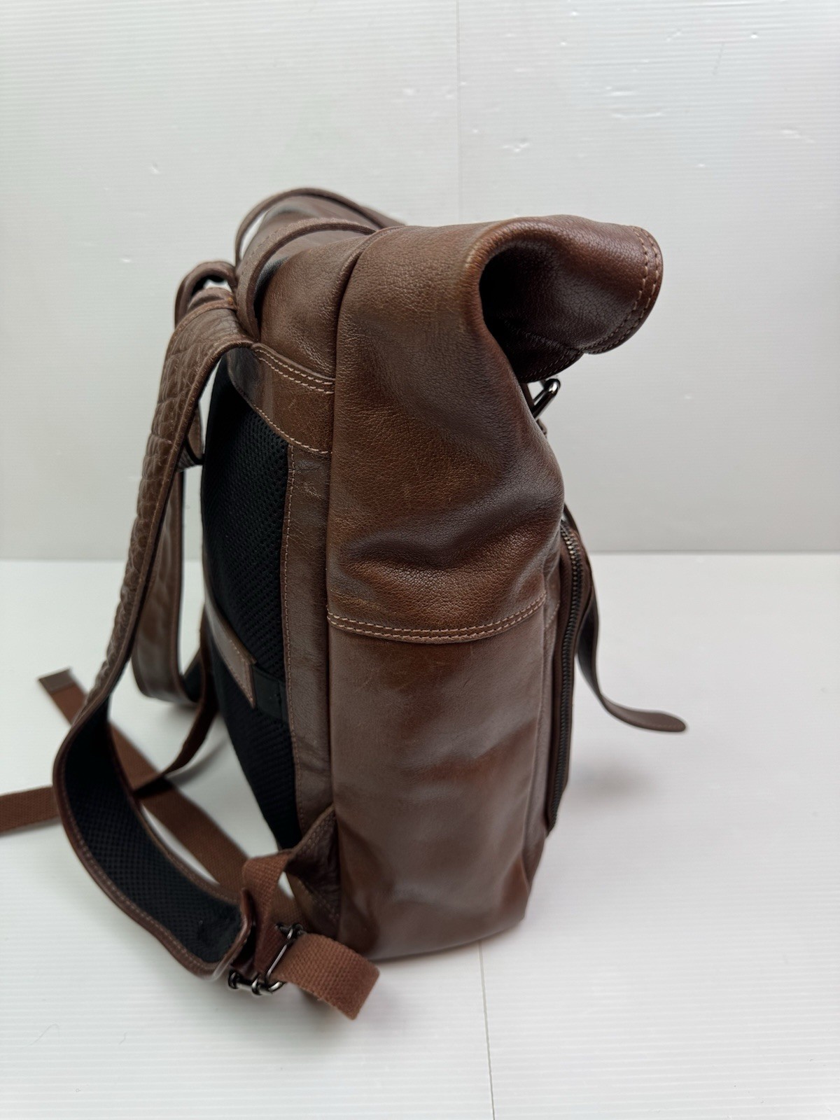 Genicci Cognac Jason Roll Top 15″ Laptop Unisex Leather Backpack READ FLAWS