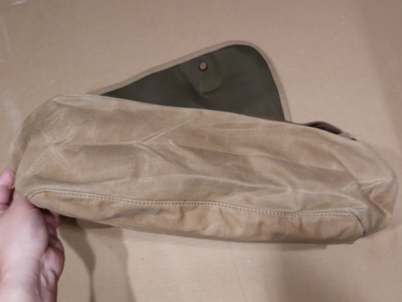 NWT J Crew Khaki Abingdon Waxed Canvas Messenger Bag Laptop F1415