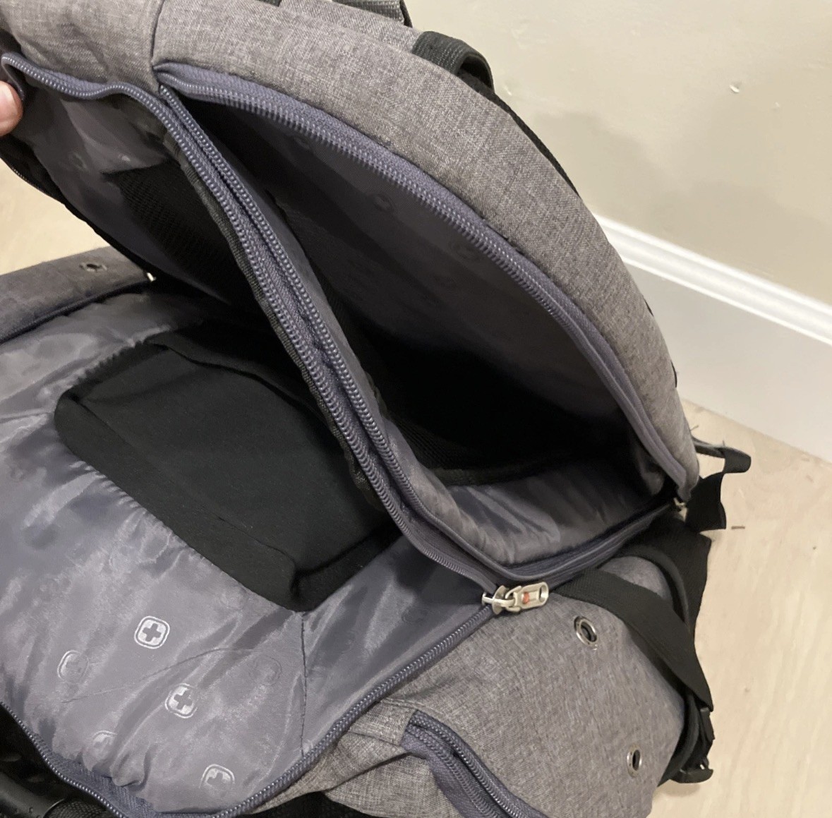 Swiss Gear 1900 Scansmart TSA 17-Inch Laptop Backpack, Grey Heather, Airflow
