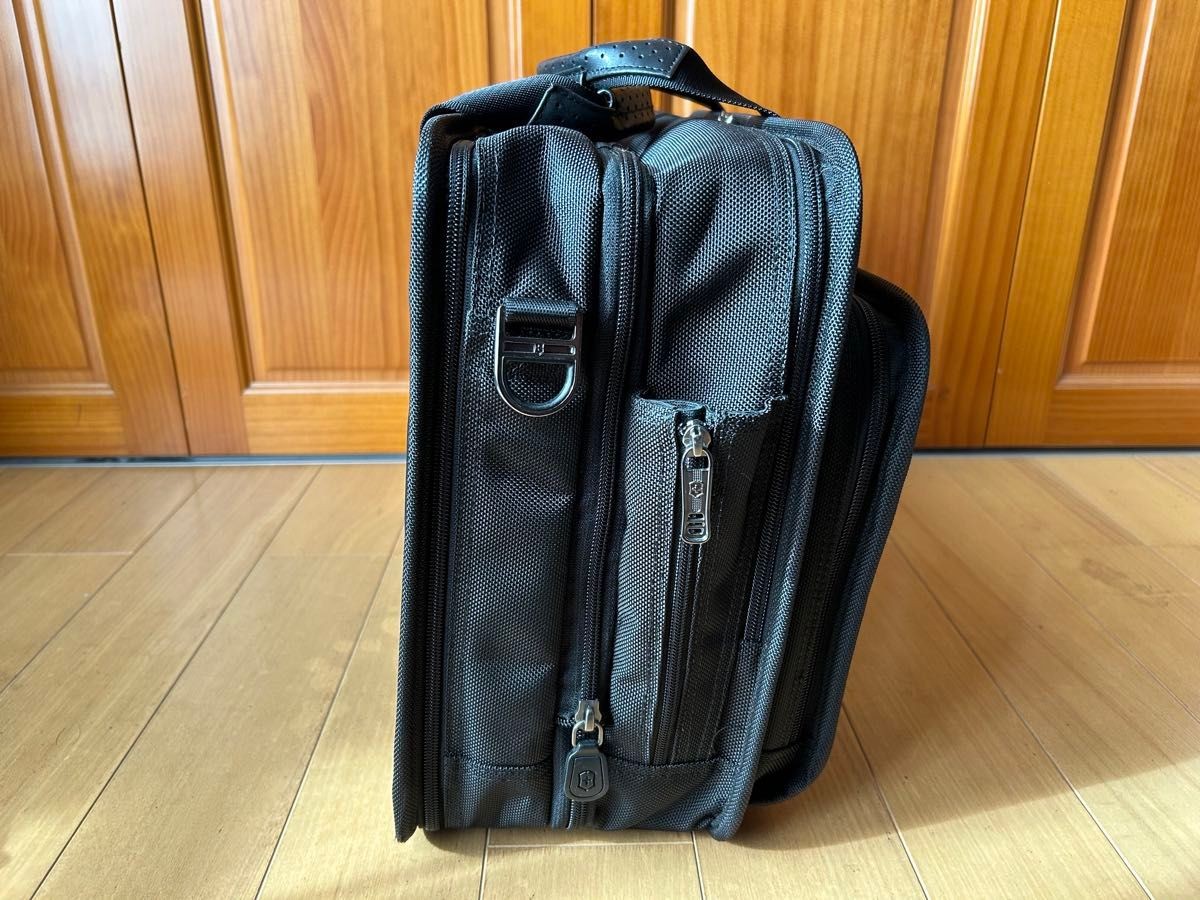 Victorinox Expandable Business Briefcase Black 31322601 NWT Repaired