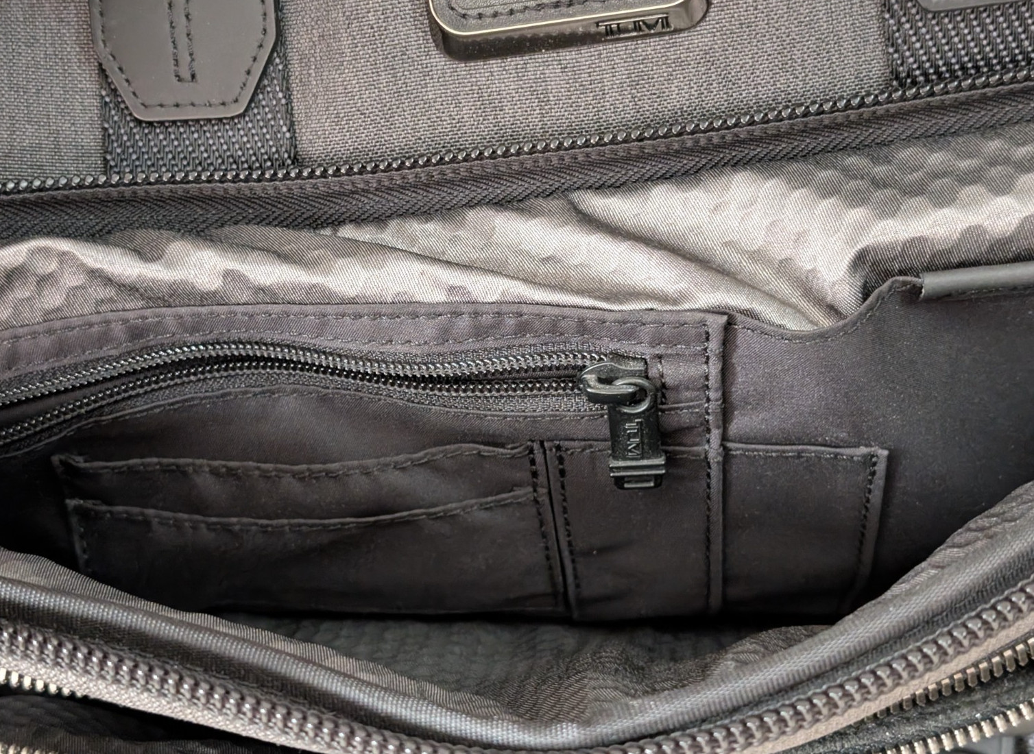 TUMI Slim Commuter Briefcase ALPHA BRAVO – 16 X 12 Inch Business Bag- Fantastic!