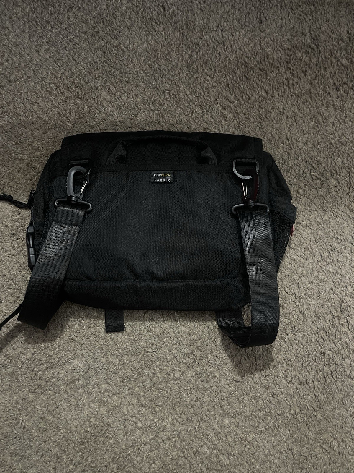 Supreme Black Logo Messenger Shoulder/Crossbody Bag Medium Zip Buckle Adj Strap